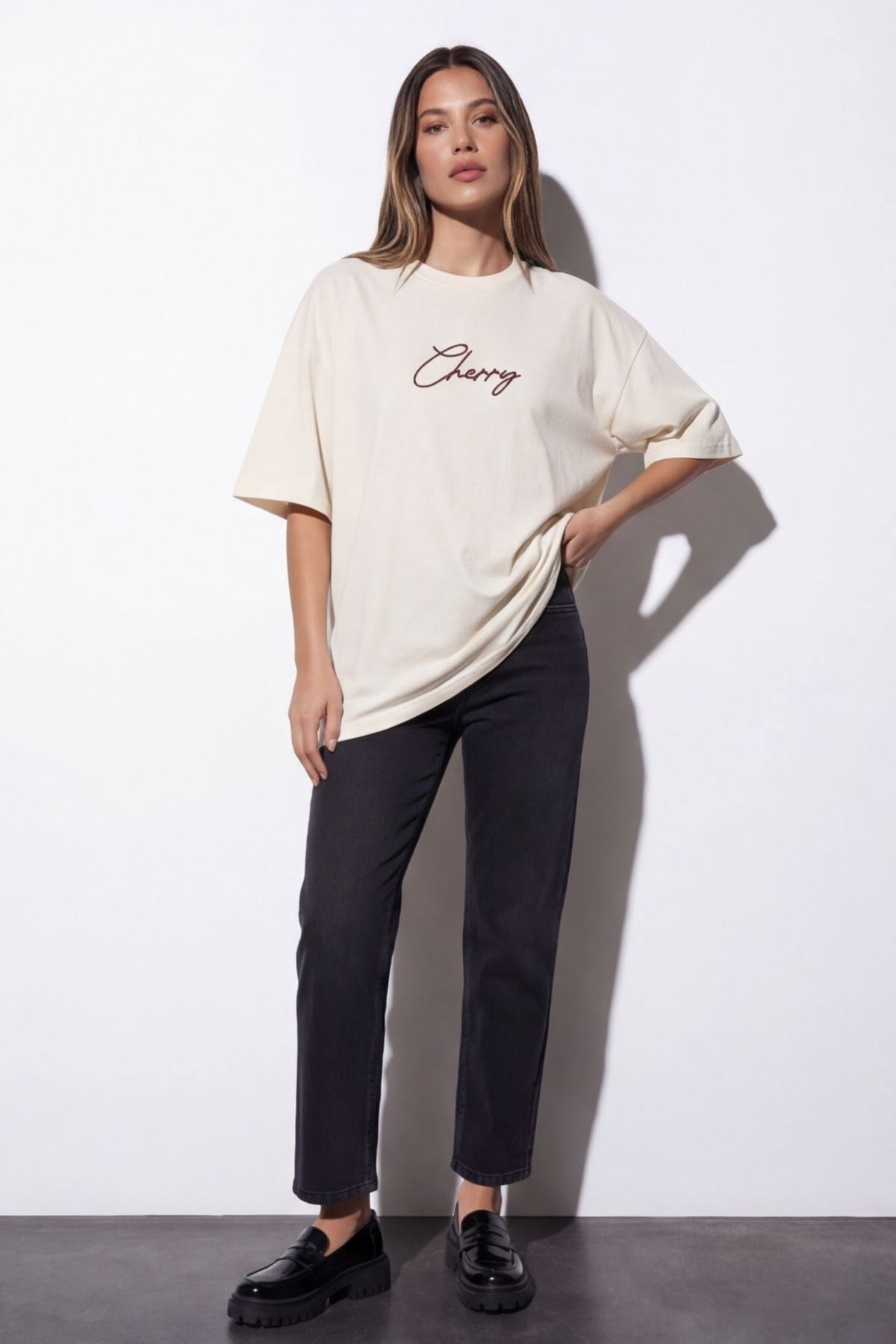 Quzu Baskı Nakış Detaylı T-shirt Ekru