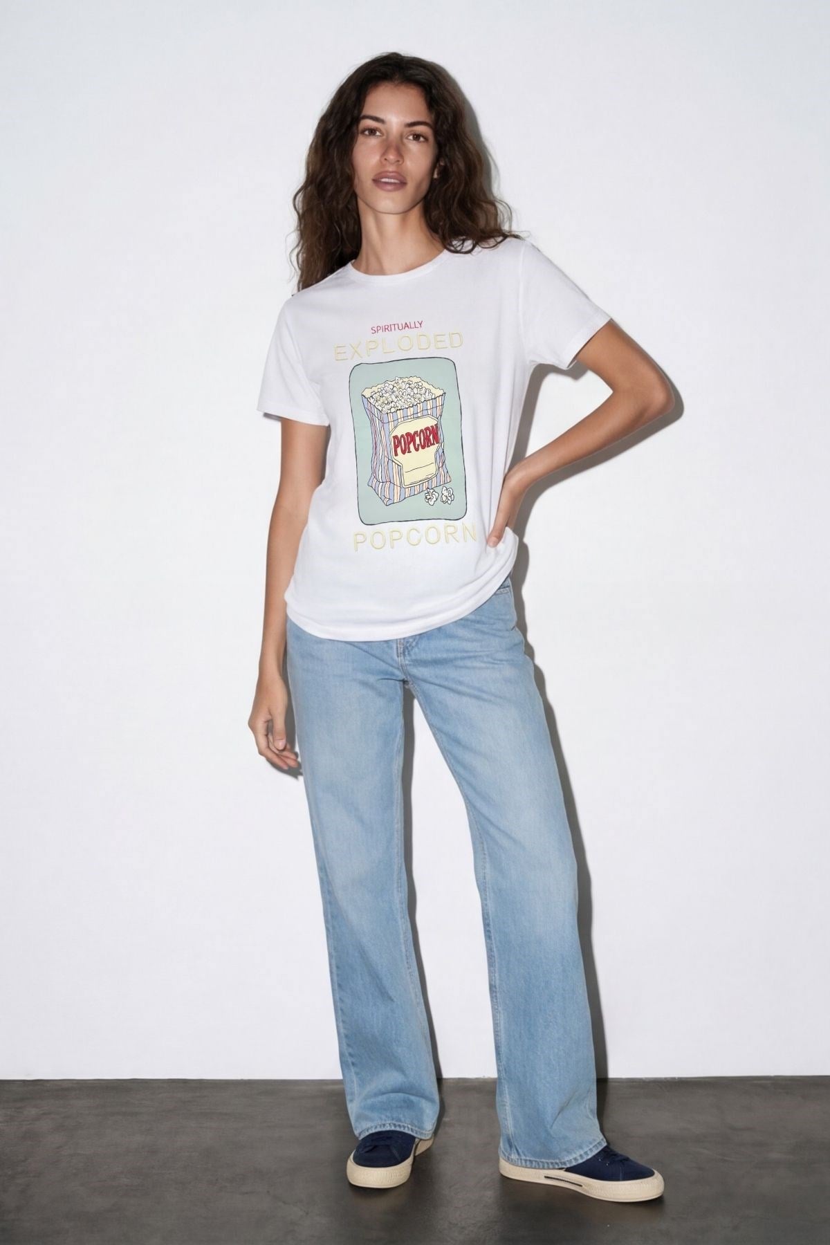 Quzu Baskı Nakış Detaylı T-shirt Ekru