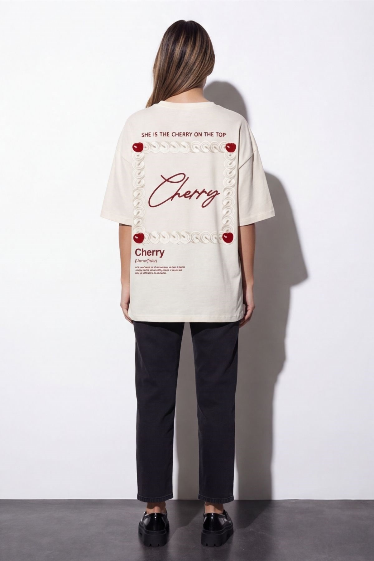 Quzu Baskı Nakış Detaylı T-shirt Ekru