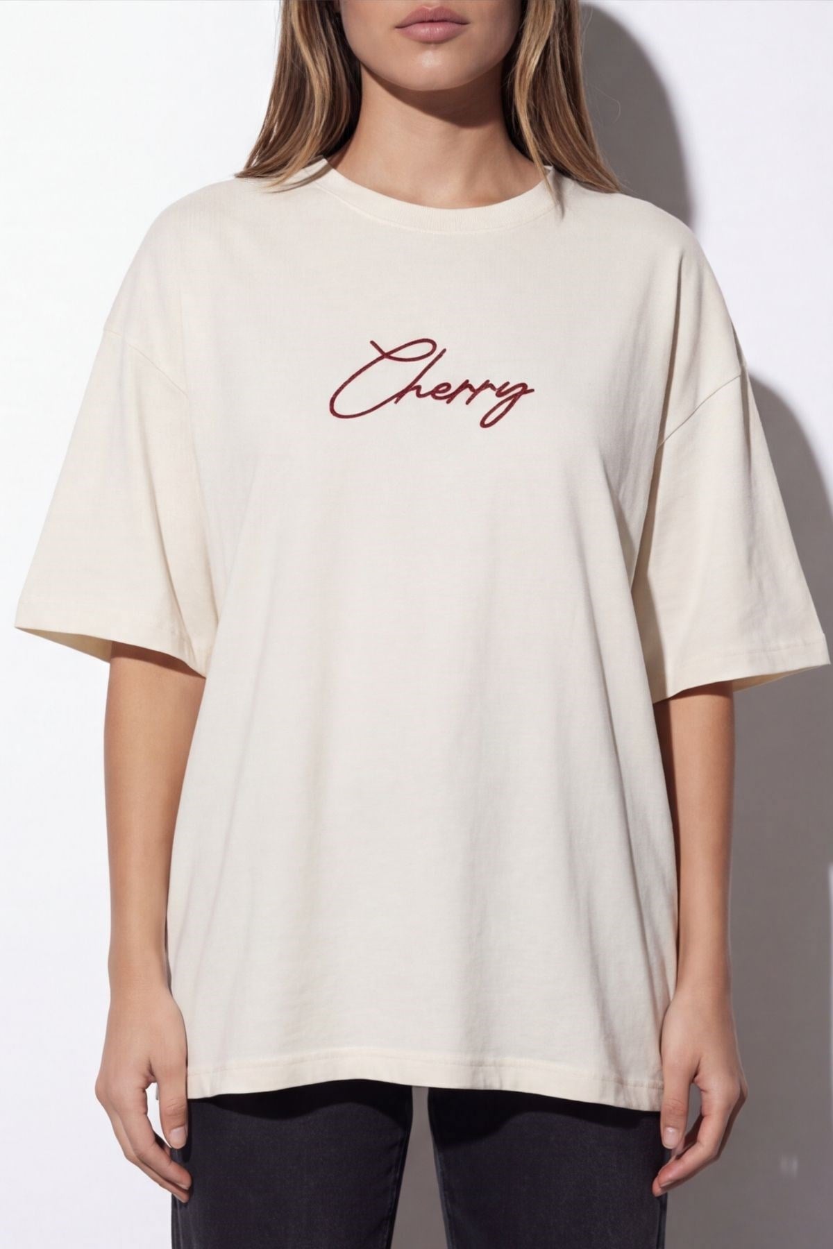 Quzu Baskı Nakış Detaylı T-shirt Ekru