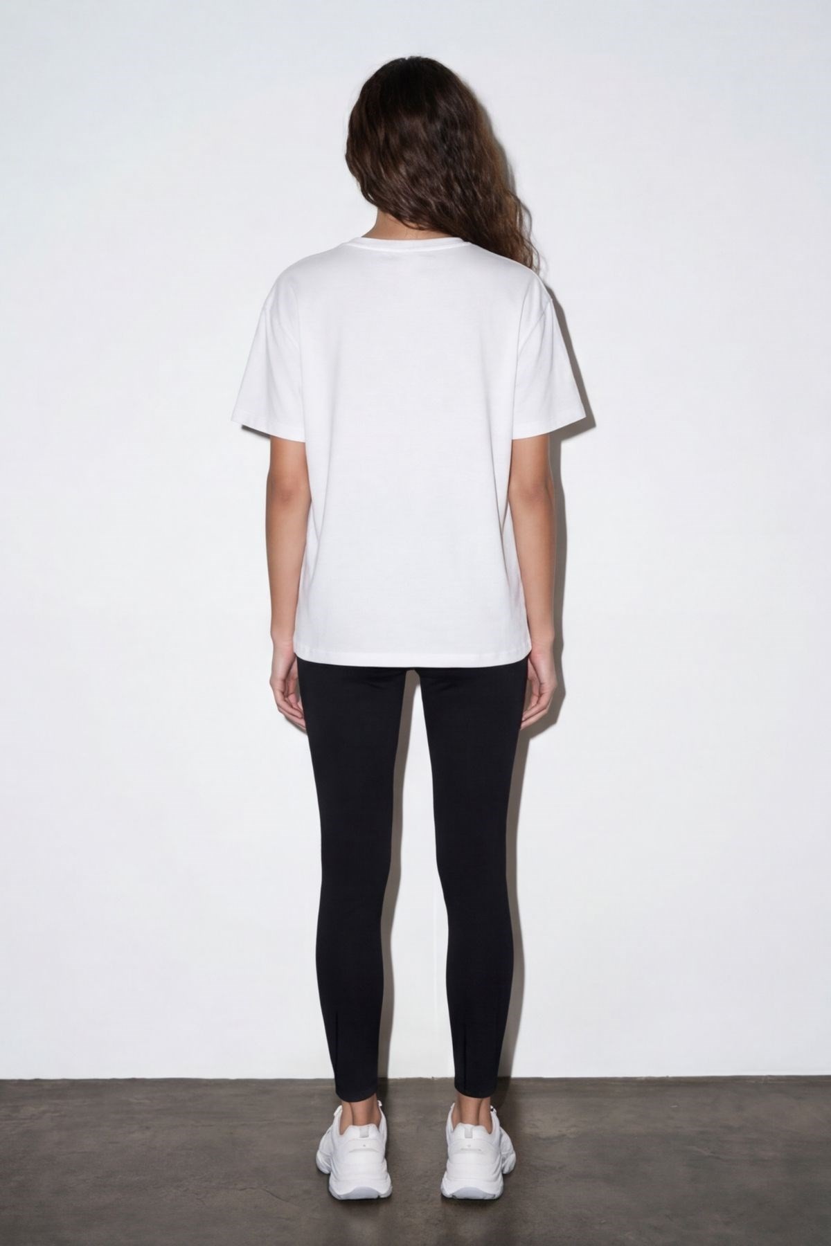 Quzu Baskı Nakış Detaylı T-shirt Ekru