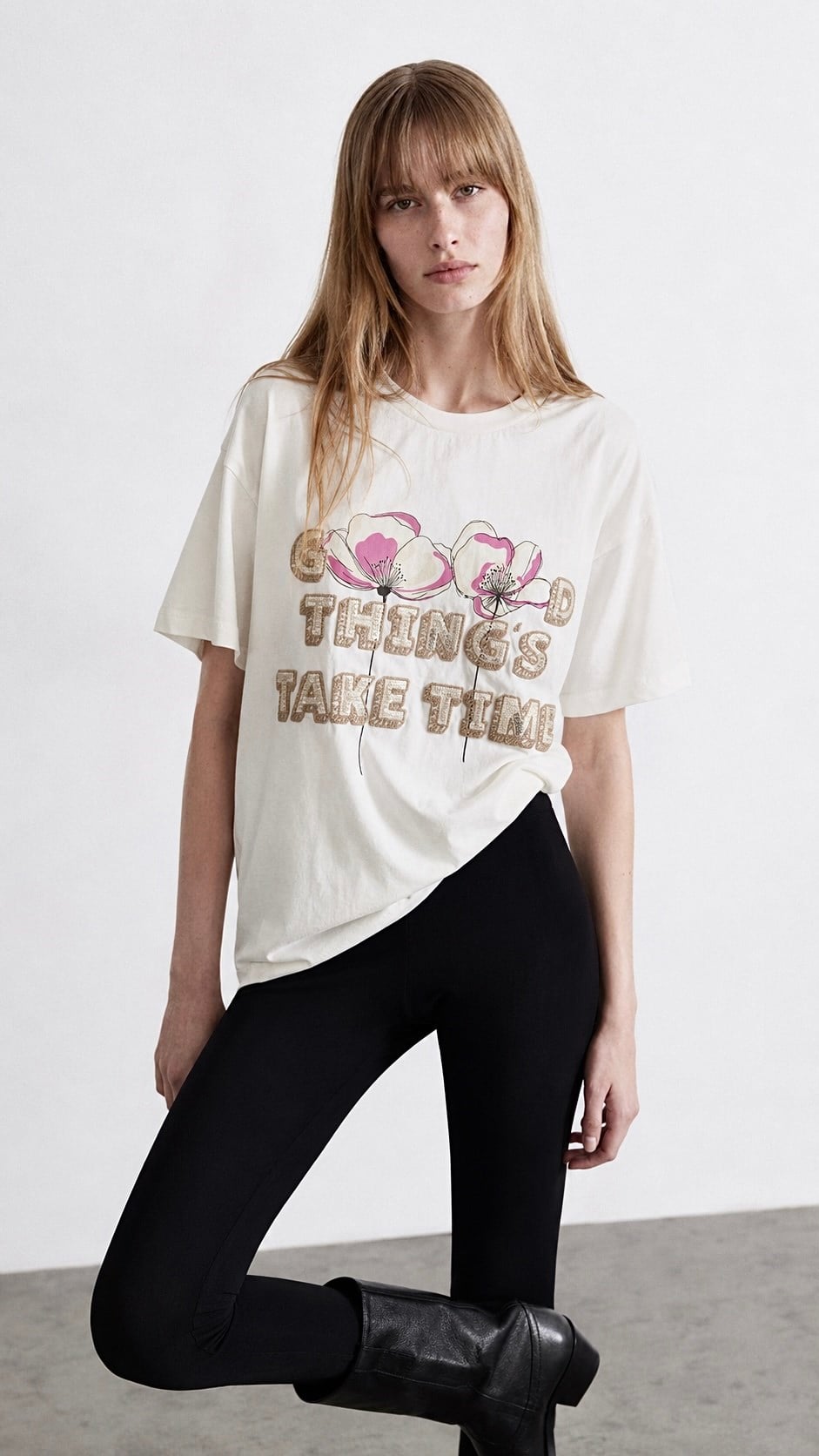 Quzu Baskı Nakış Detaylı T-shirt Ekru