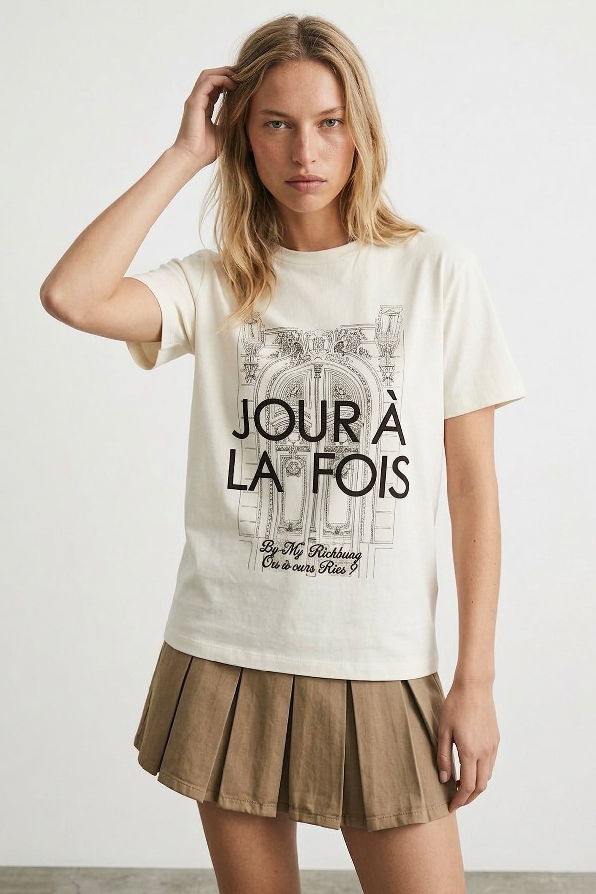 Quzu Baskı ve Nakış Detaylı T-shirt Ekru/Kahve