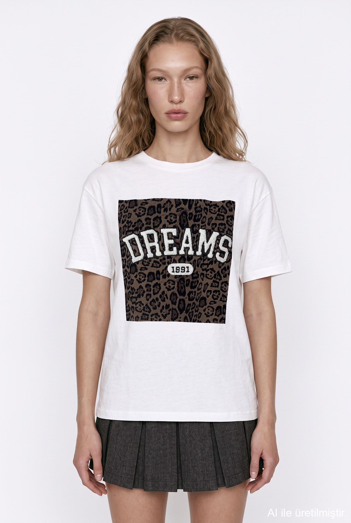 Quzu Baskı ve Nakış Detaylı T-shirt Ekru