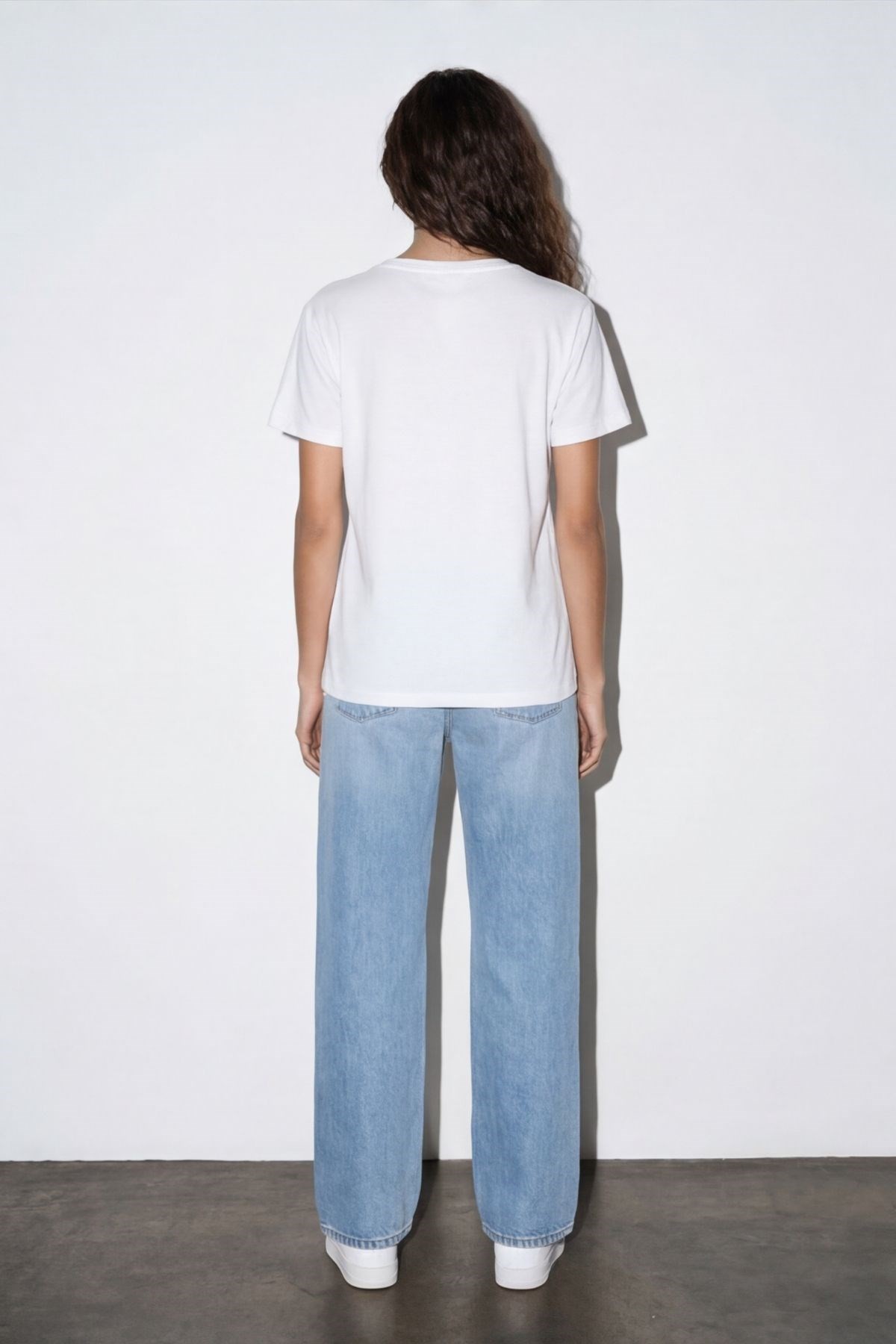 Quzu Baskı ve Nakış Detaylı T-shirt Ekru