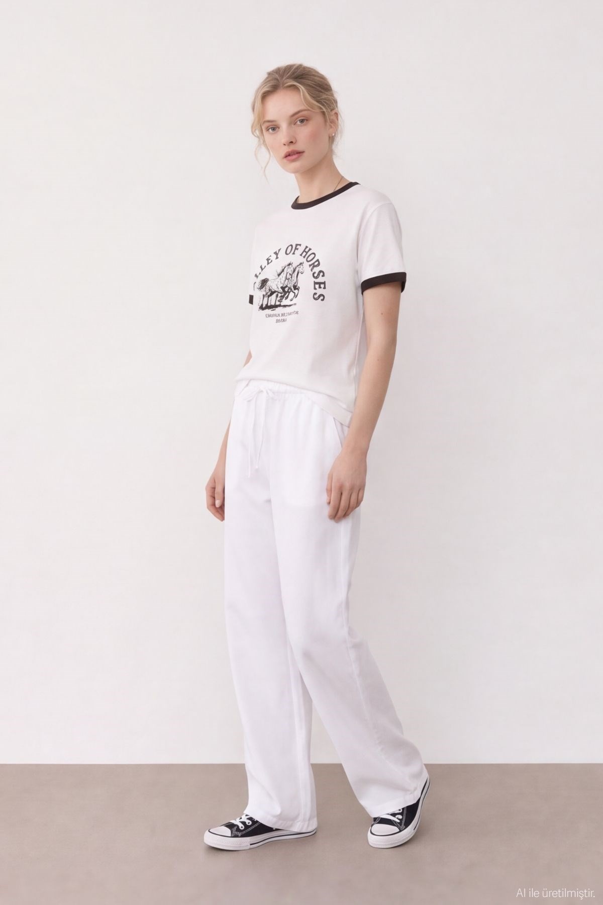 Quzu Baskı ve Nakış Detaylı T-shirt Ekru