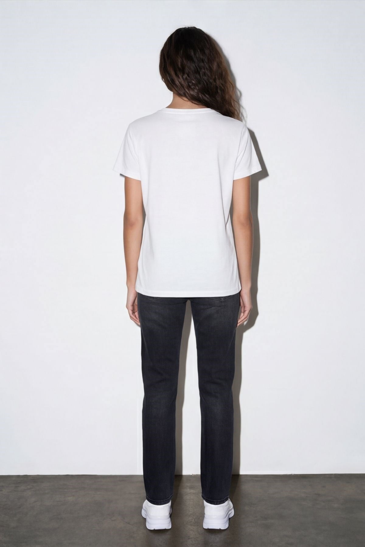 Quzu Baskı ve Nakış Detaylı T-shirt Ekru