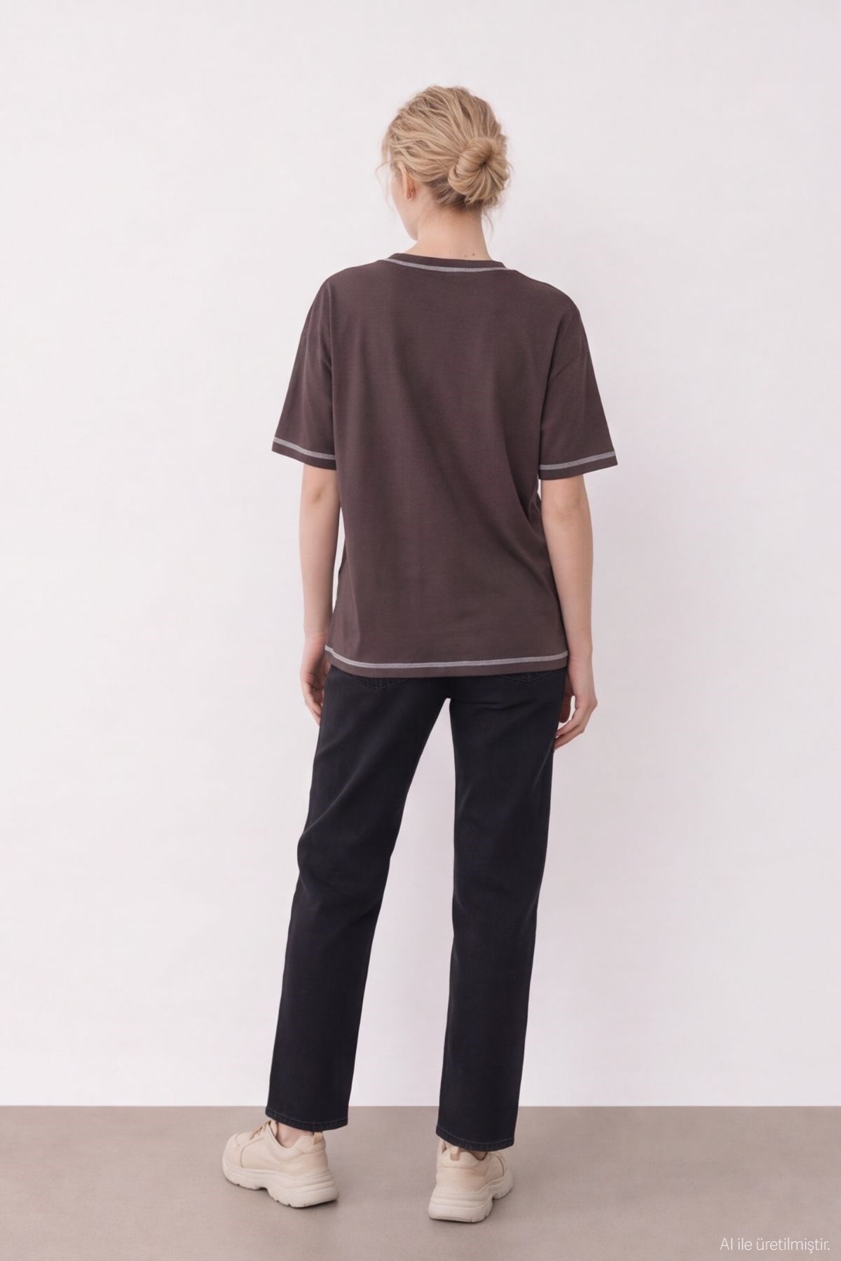 Quzu Baskı Ve Nakış Detaylı T-shirt Kahve