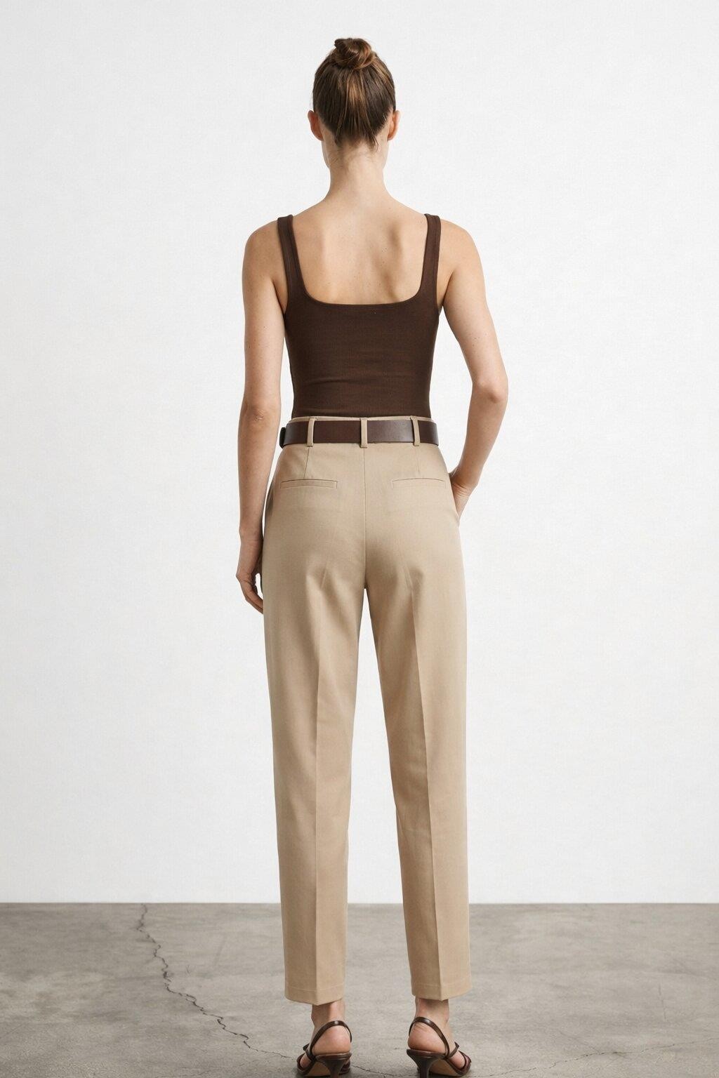 Quzu Beli Kemerli Pantolon Taş