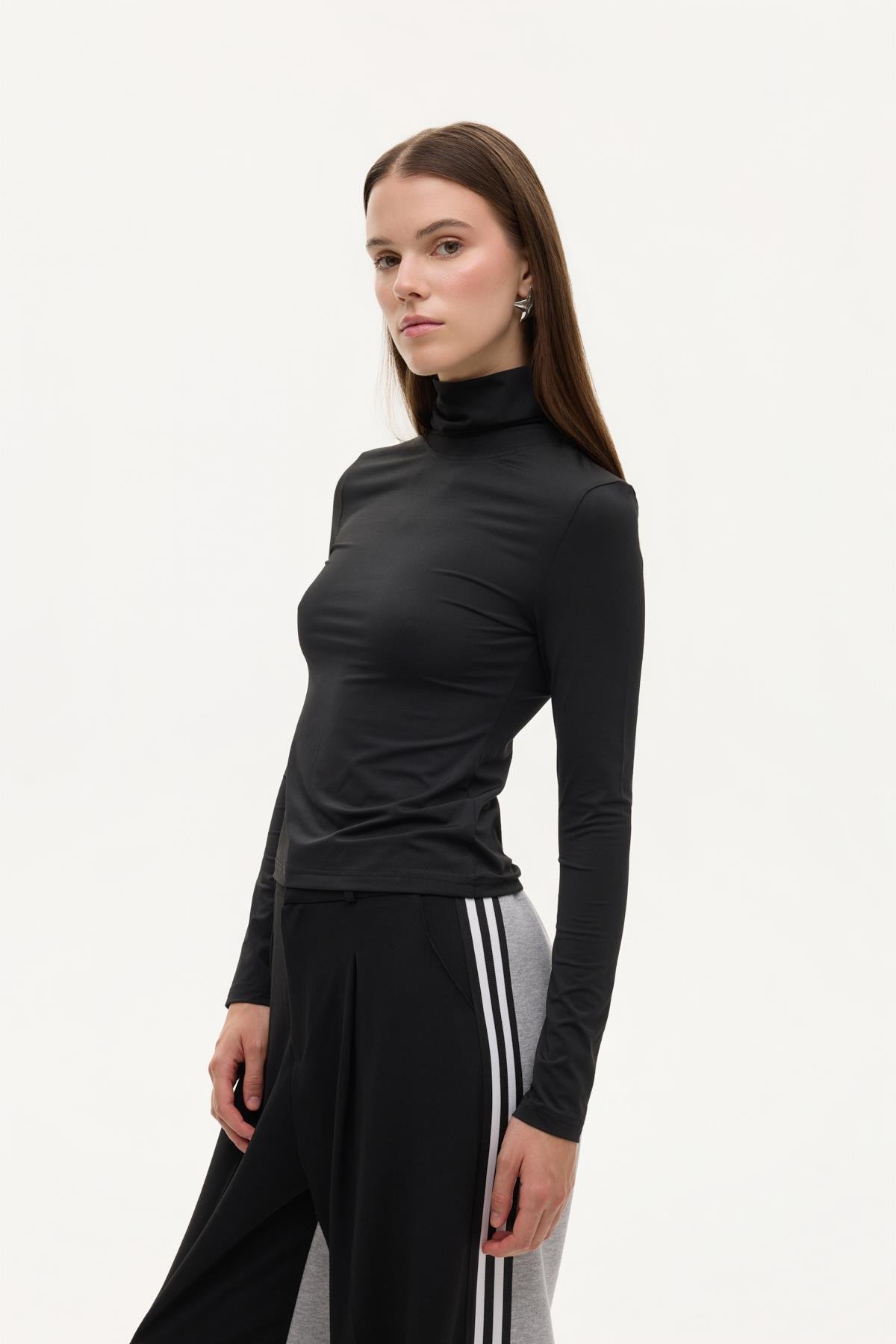 Quzu Boğazlı Uzun Kollu Bluz Siyah