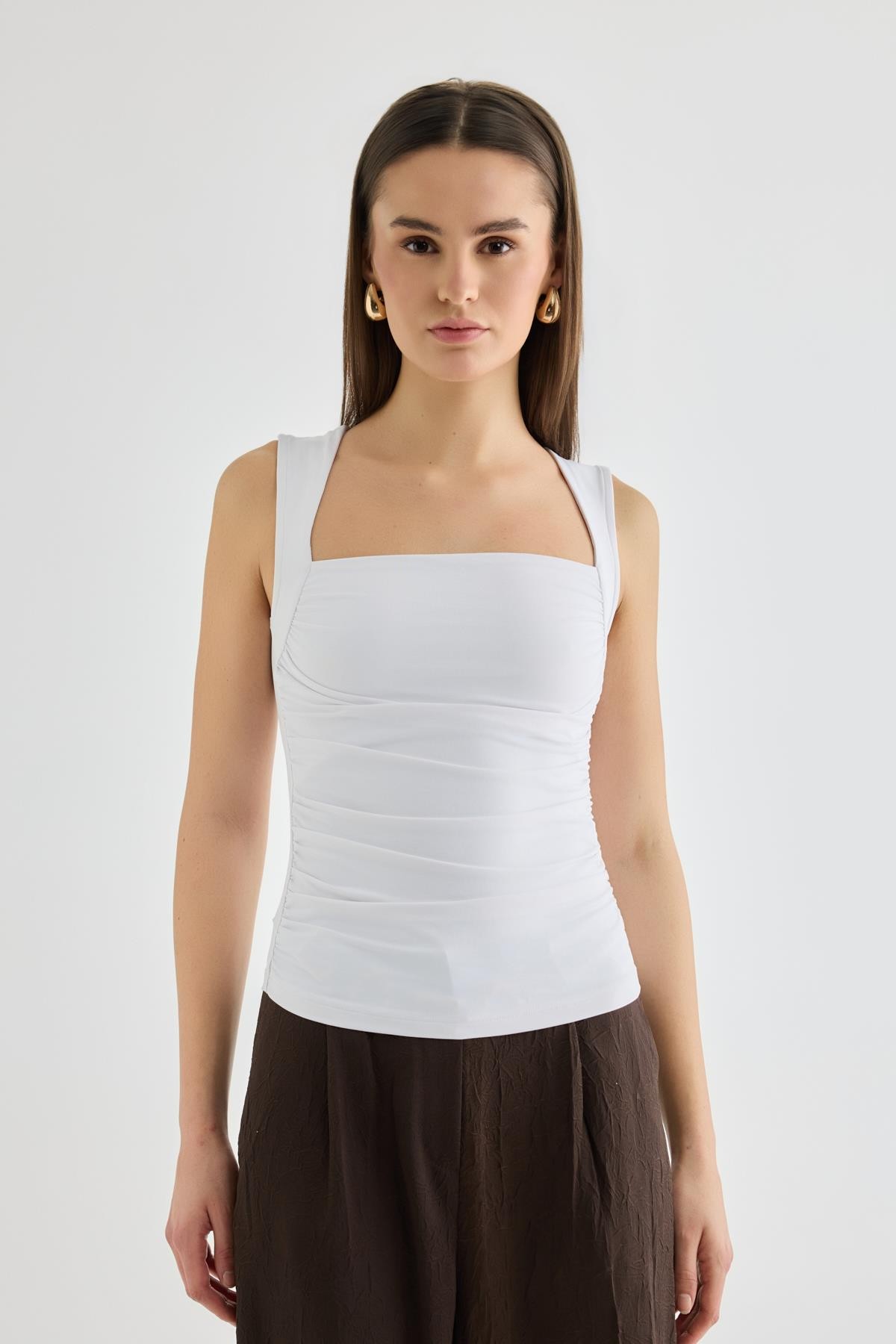 Quzu Büzgü Detaylı Bluz Ekru