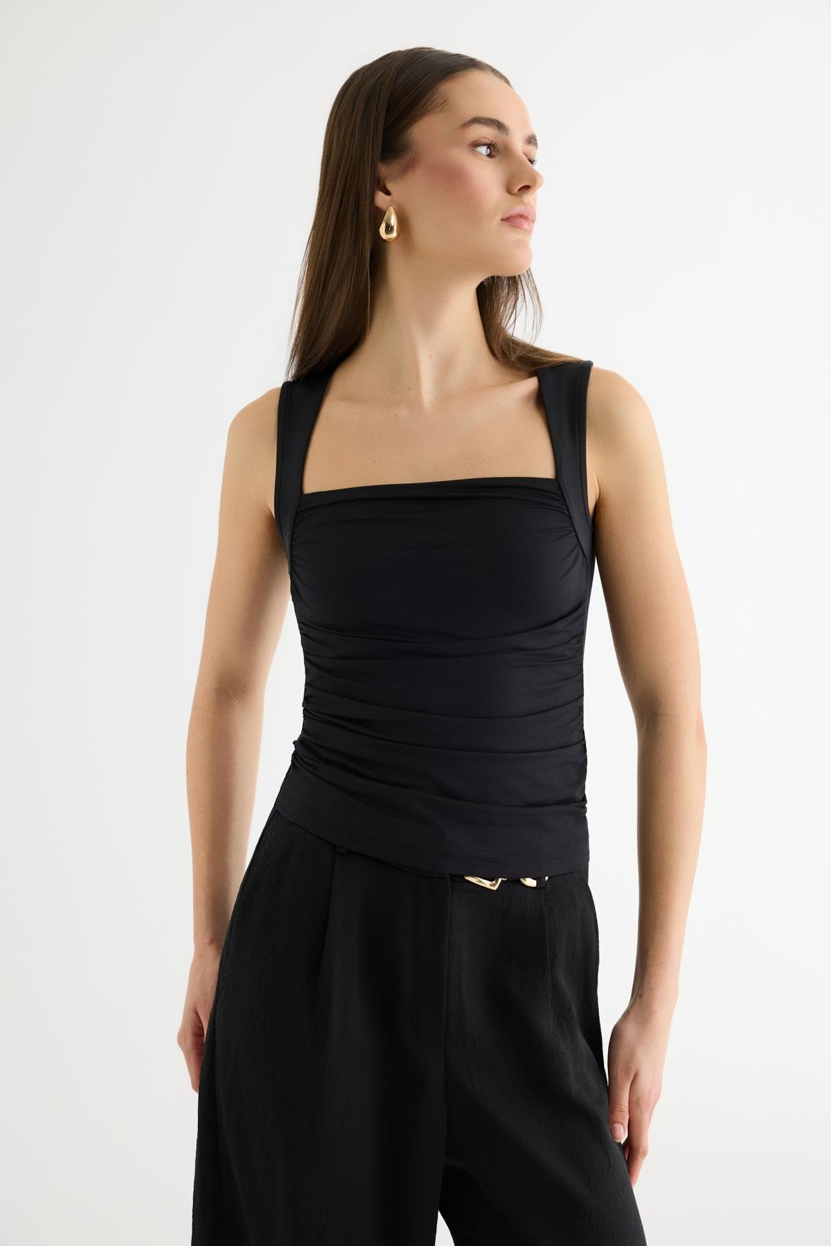 Quzu Büzgü Detaylı Bluz Siyah