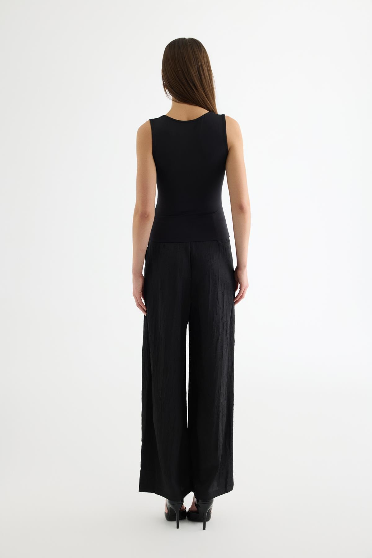 Quzu Büzgü Detaylı Bluz Siyah