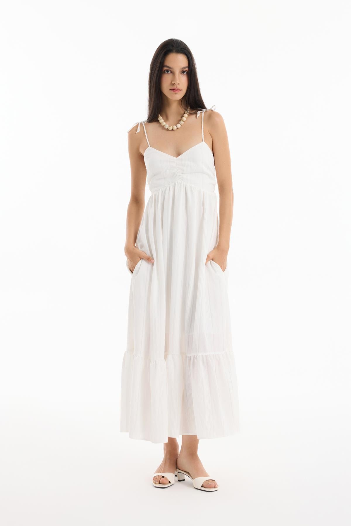 Quzu Büzgü Detaylı Maxi Elbise Ekru