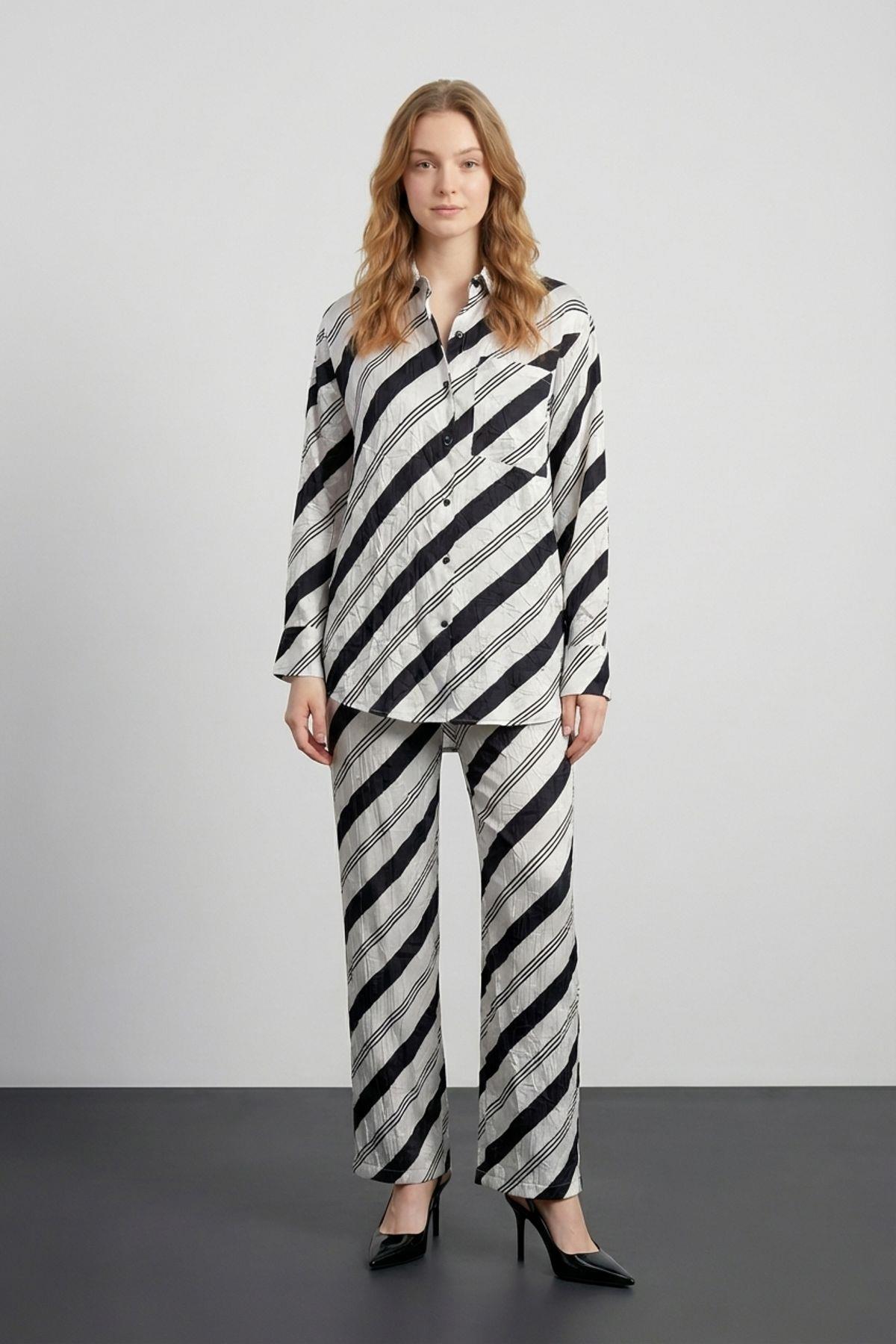 Quzu Çizgi Detaylı Pantolon Ekru