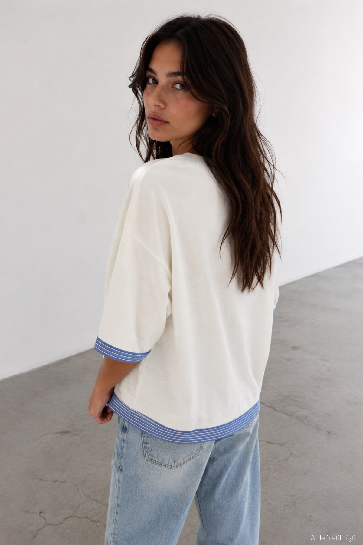 Quzu Çizgili Kumaş Detaylı T-shirt Ekru