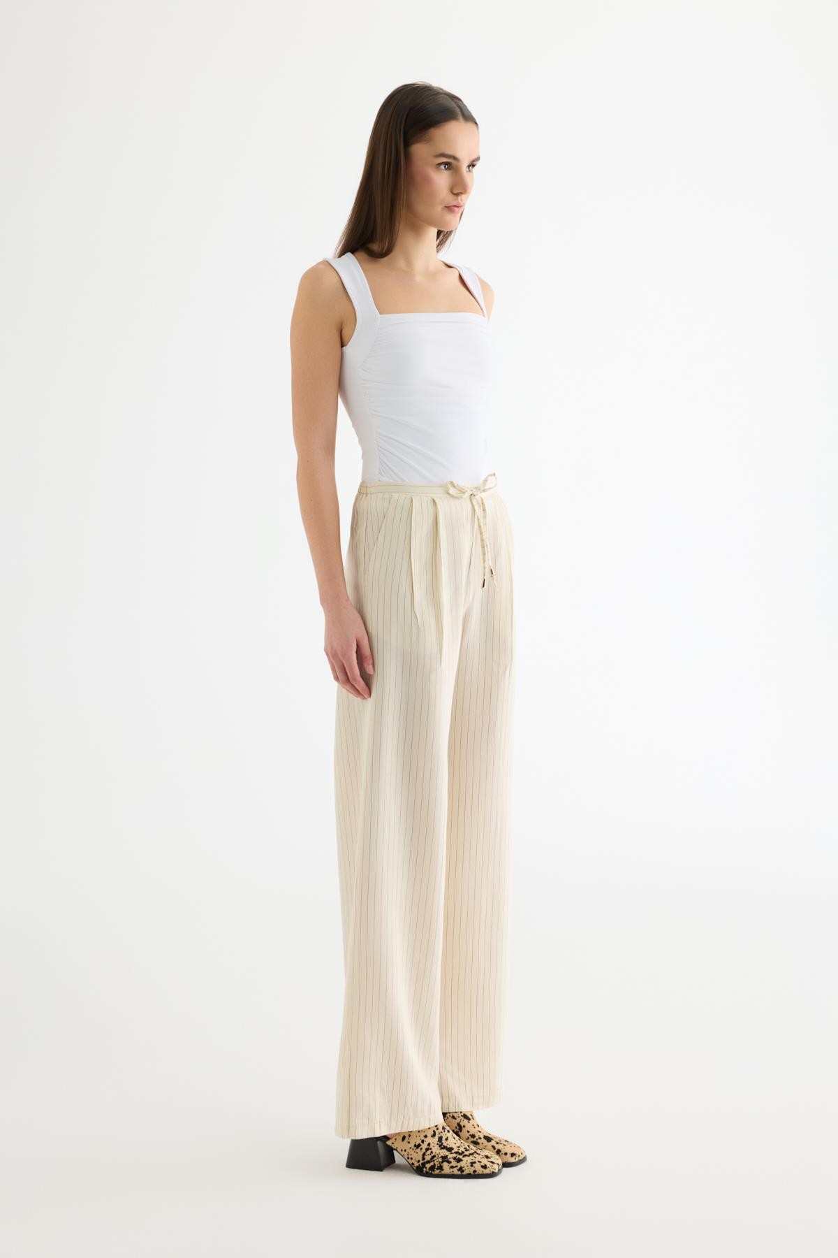 Quzu Çizgili Pantolon Ekru