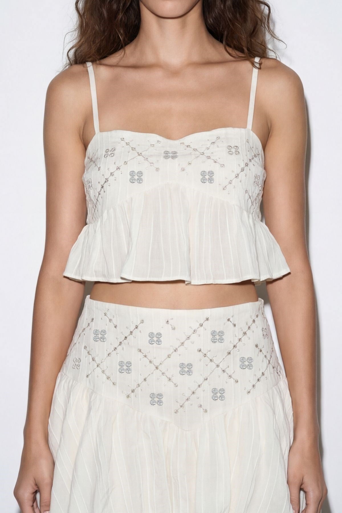 Quzu Crop Askılı Bluz Ekru