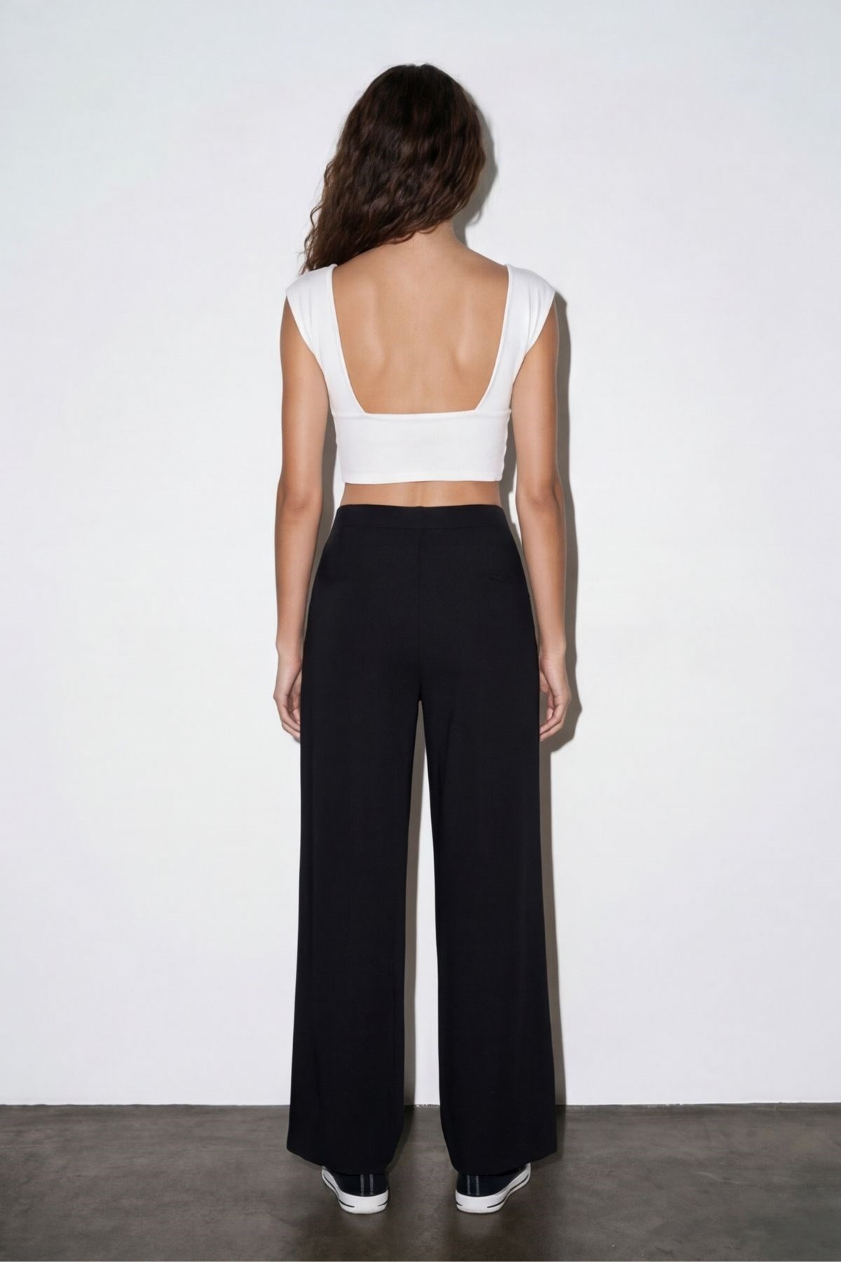 Quzu Crop Detaylı Bluz Ekru