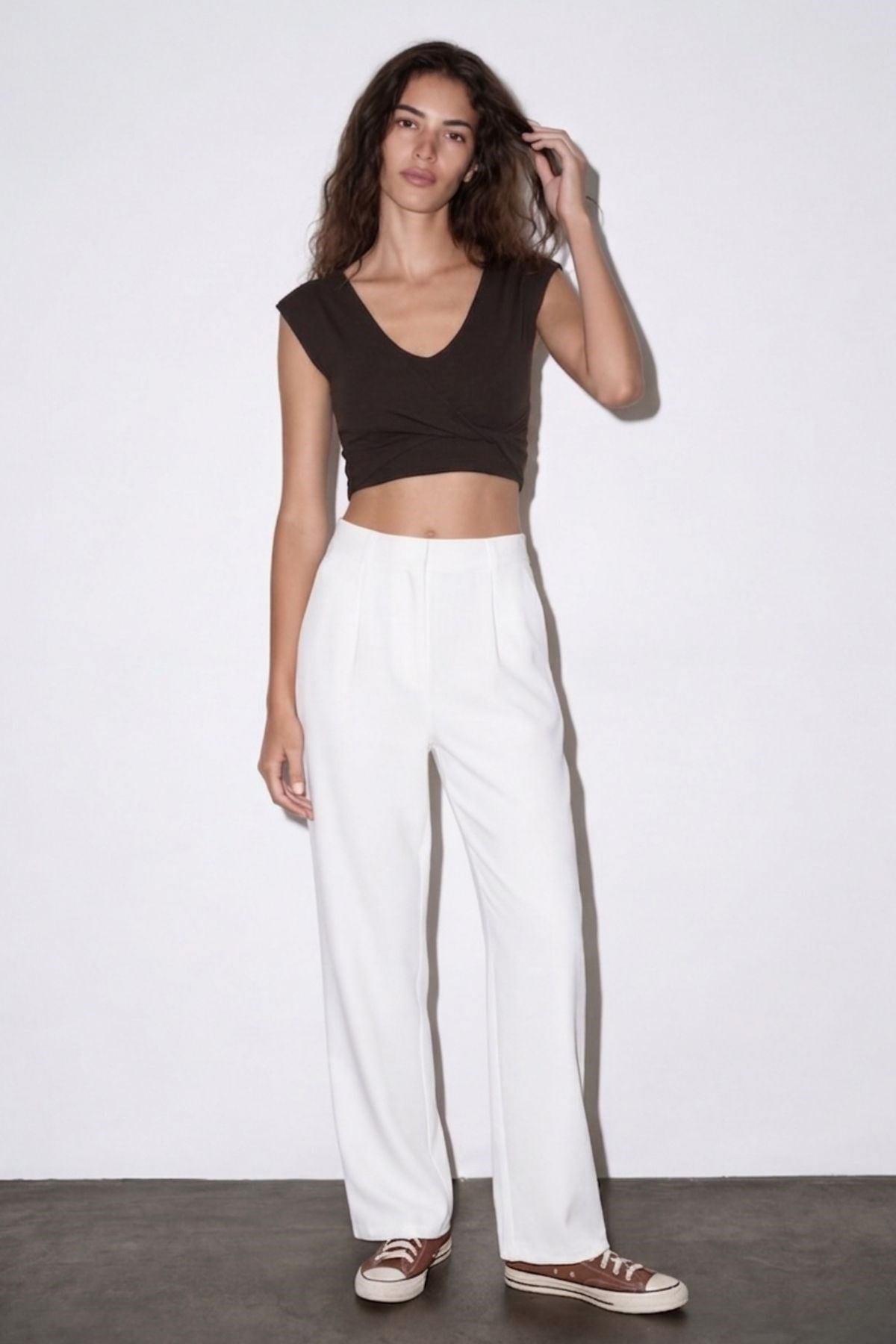 Quzu Crop Detaylı Bluz Kahve