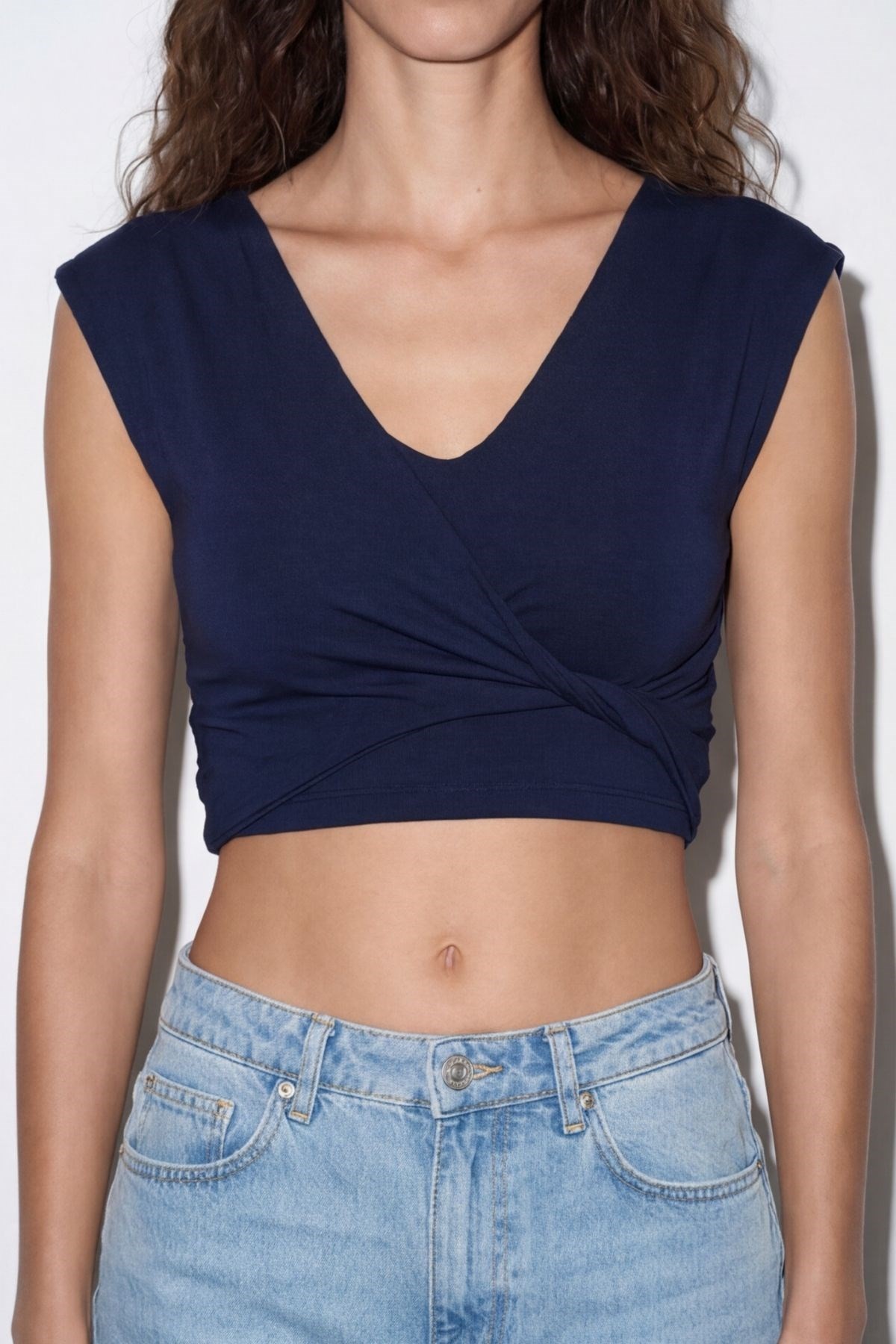 Quzu Crop Detaylı Bluz Lacivert