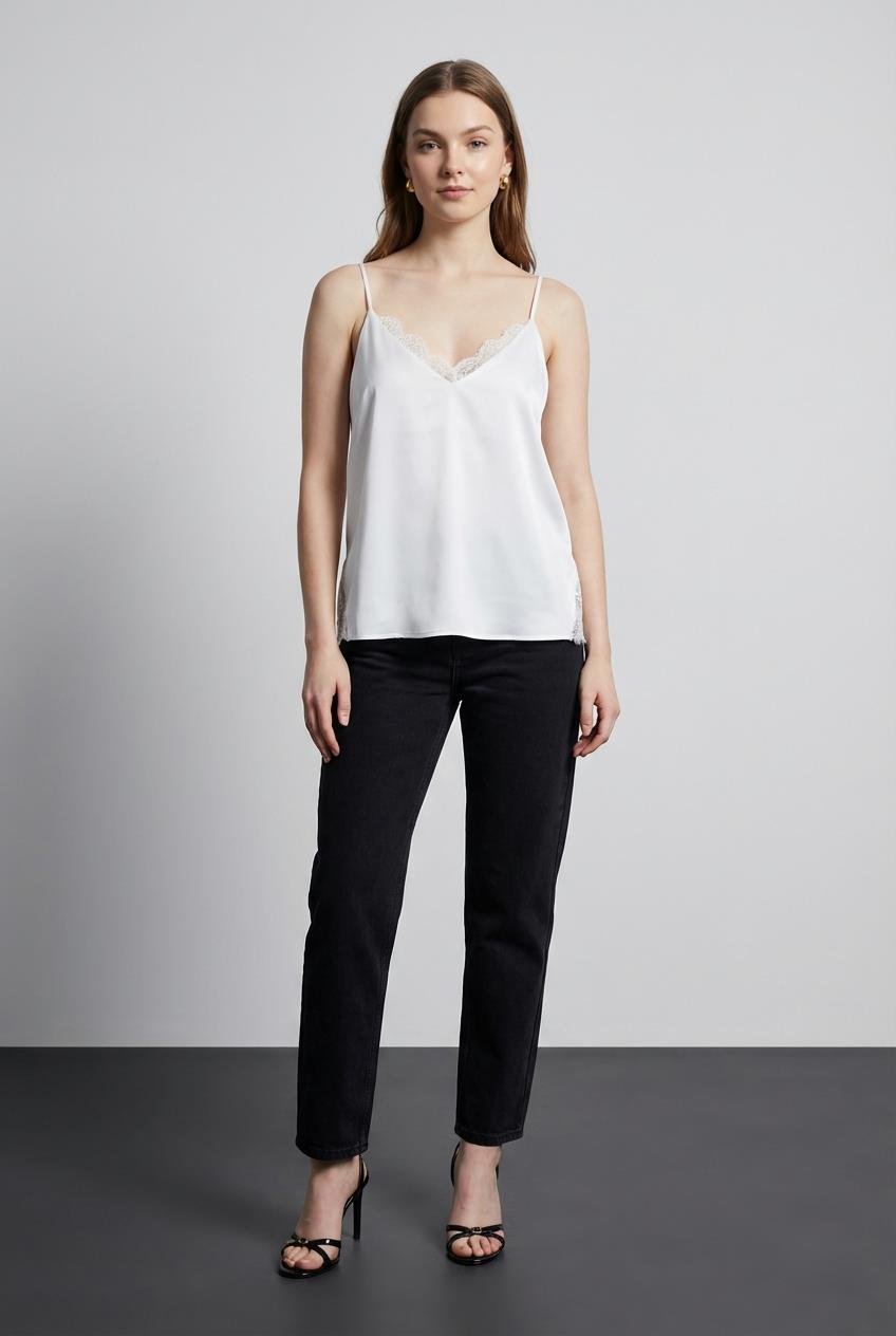 Quzu Dantel Detaylı Bluz Ekru