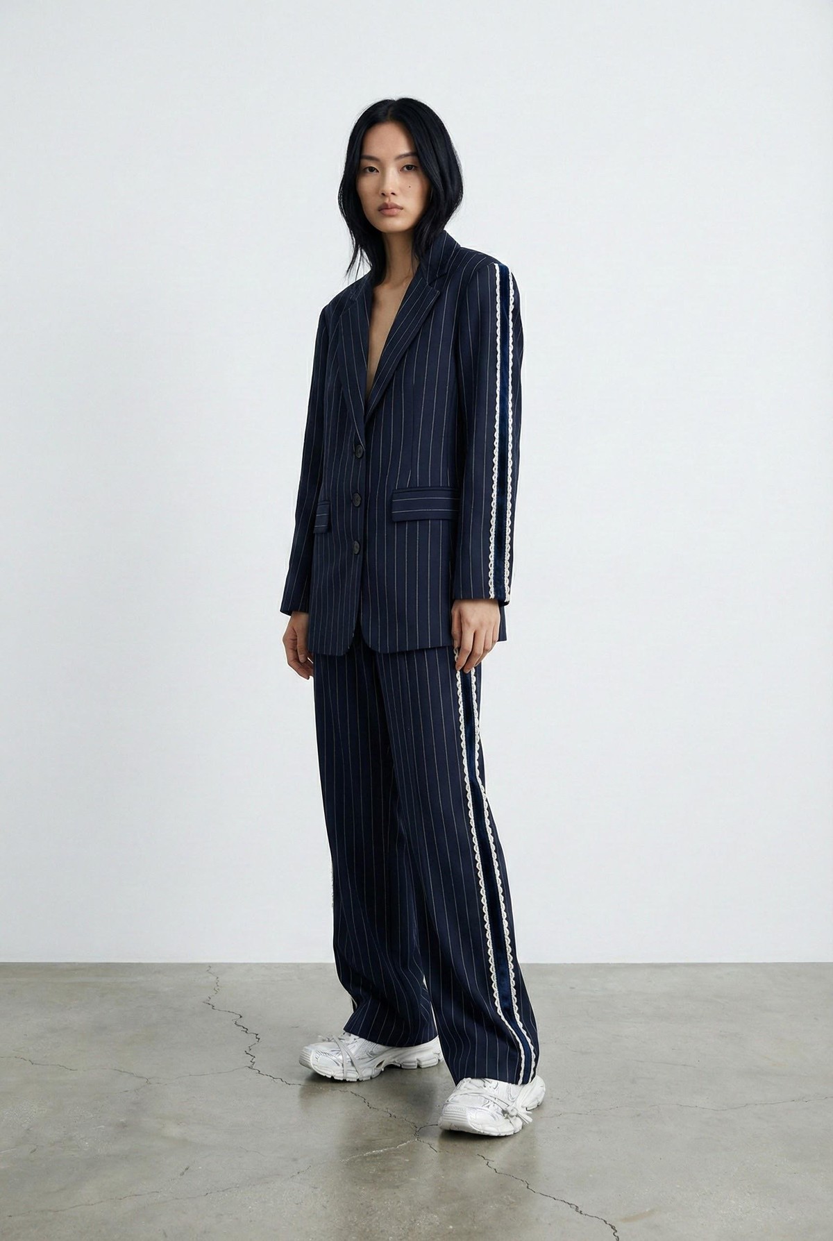 Quzu Dantel Detaylı Çizgili Pantolon Lacivert