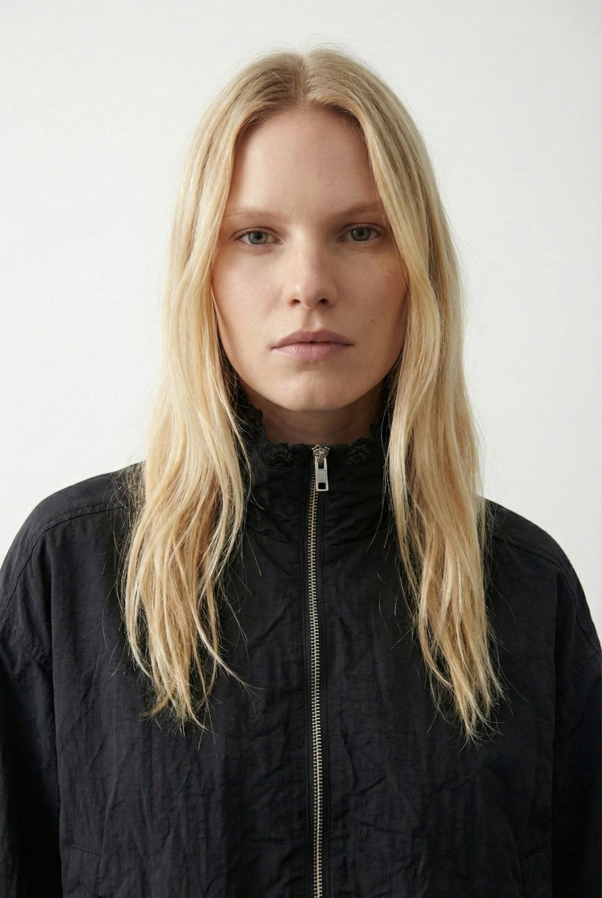 Quzu Dantel Detaylı Fermuarlı Ceket Siyah