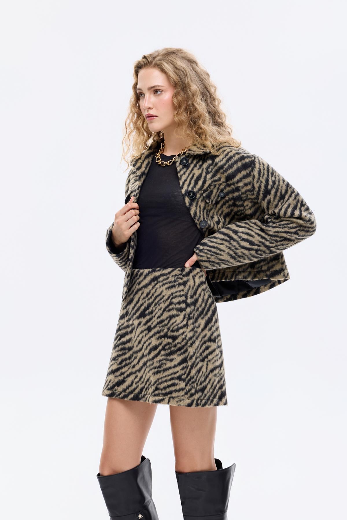 Quzu Desenli Etek Siyah