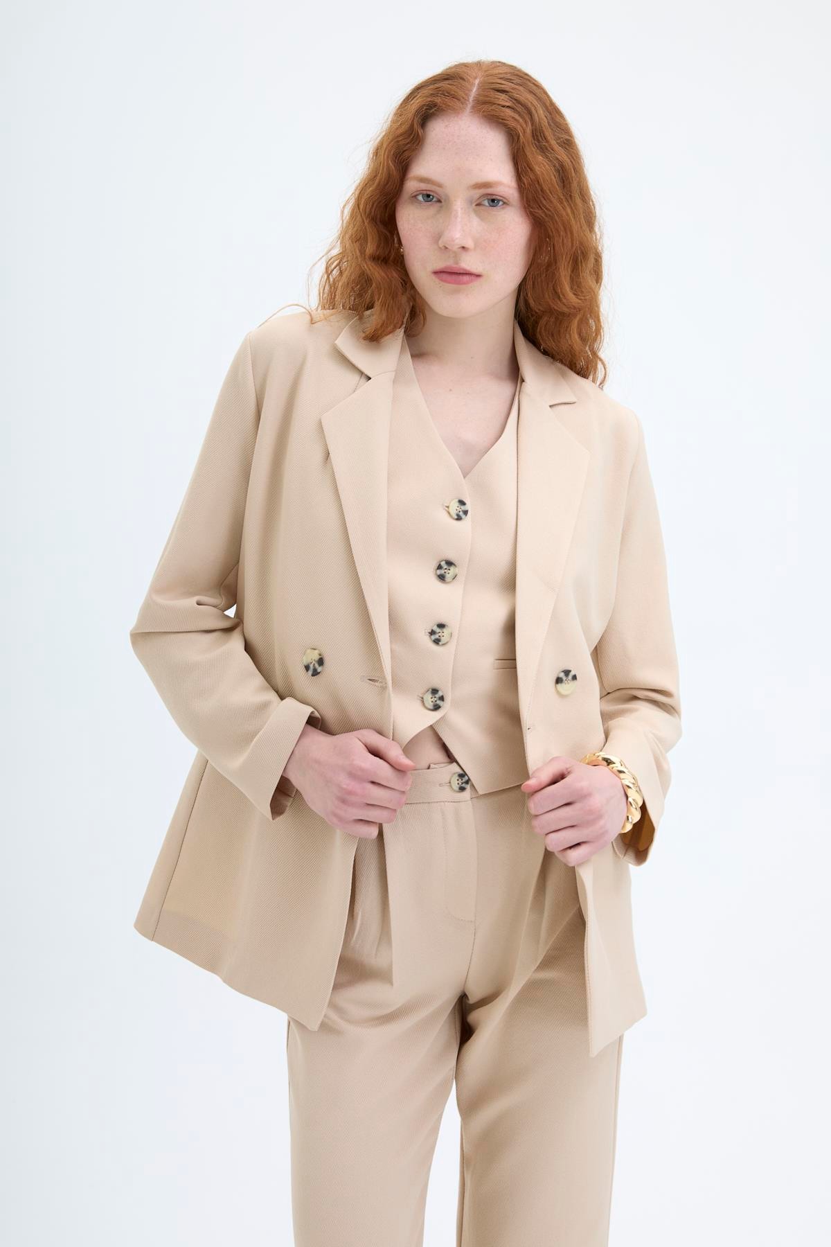 Quzu Düğme Detaylı Blazer Ceket Bej