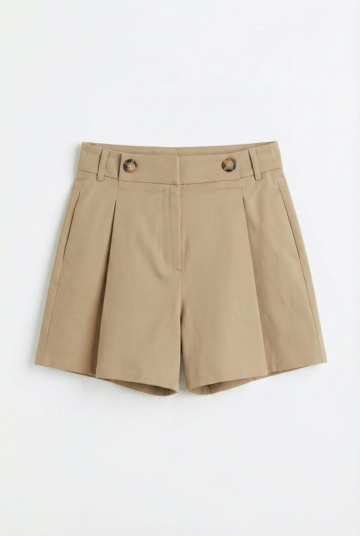 Quzu Düğme Detaylı Şort Bej