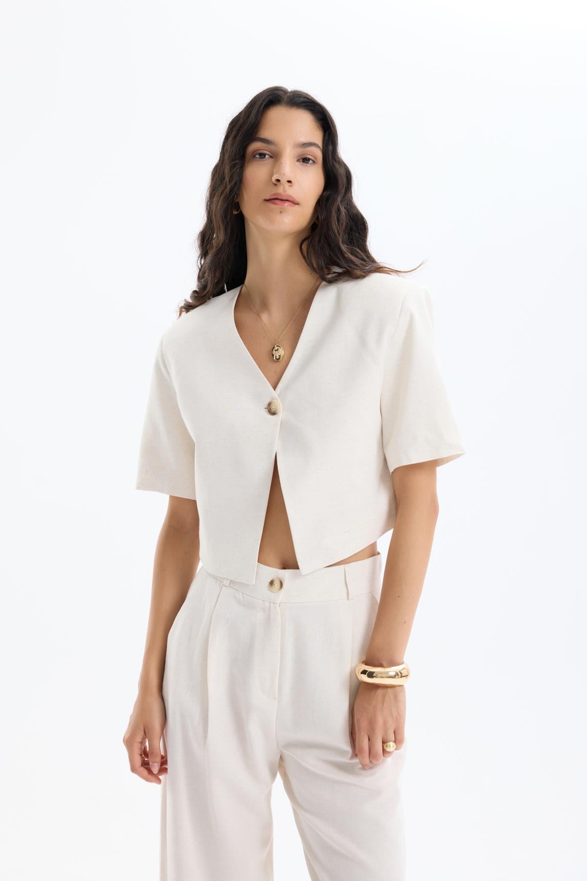 Quzu Label Detail Crop Blazer Jacket Natural