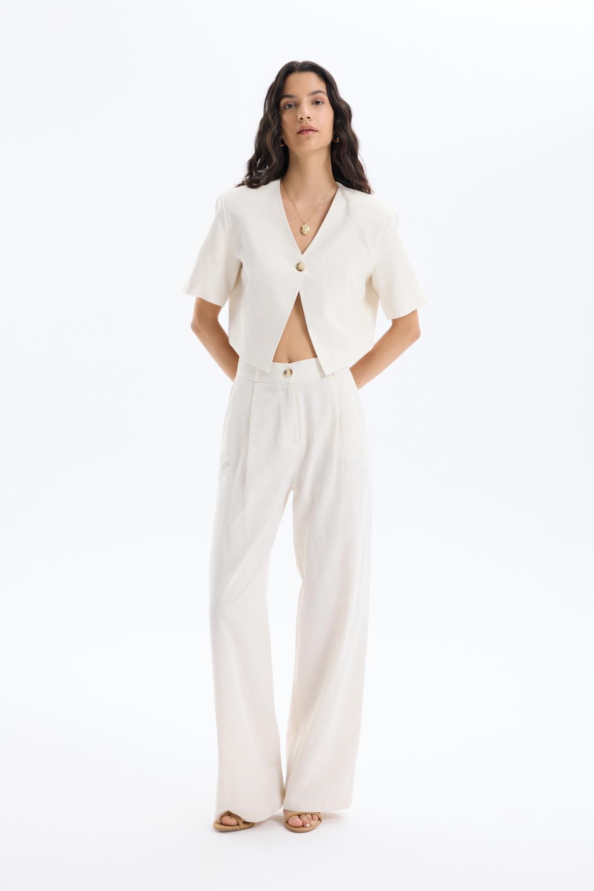 Quzu Label Detail Crop Blazer Jacket Natural