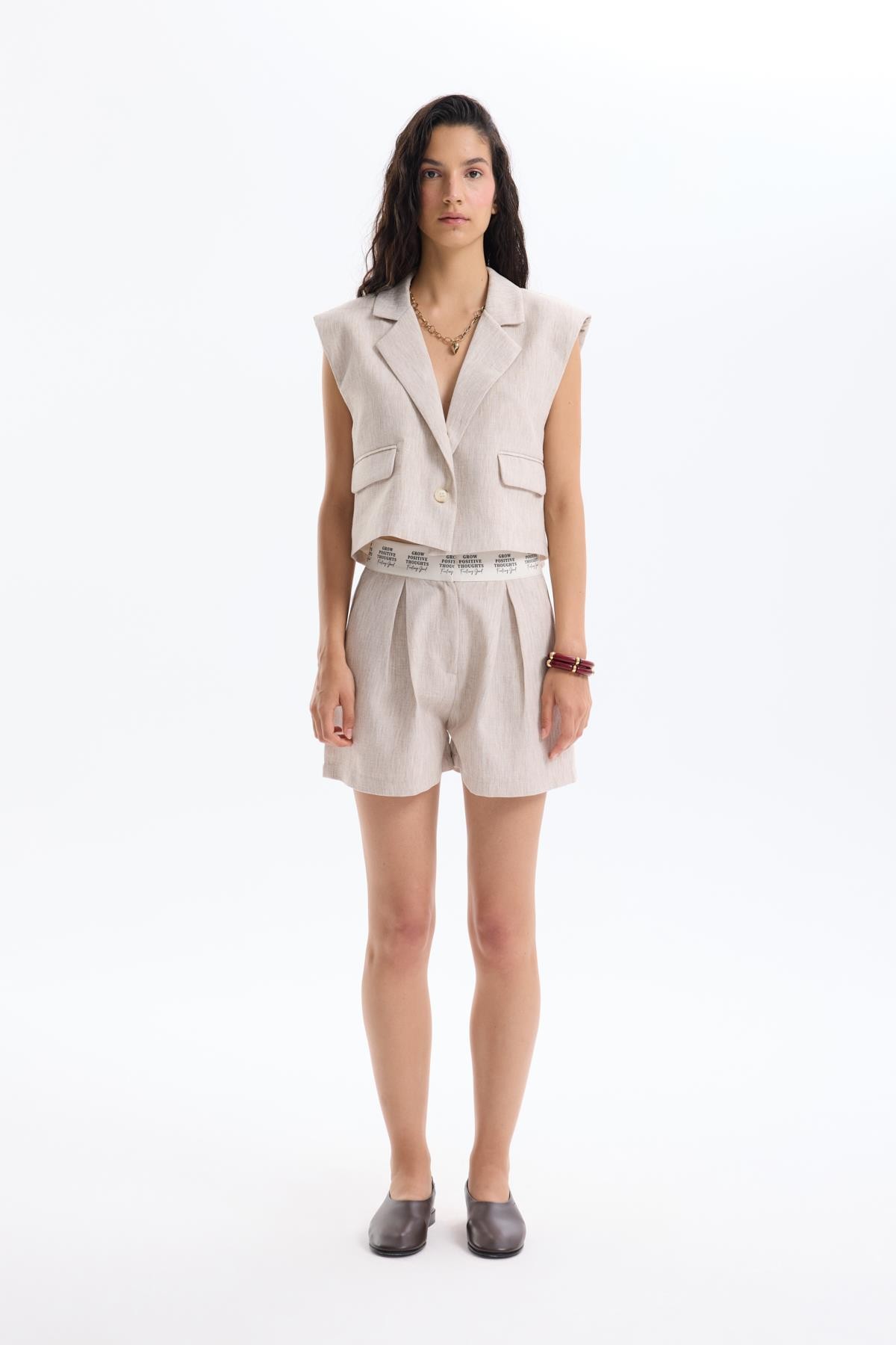 Quzu Etiket Detaylı Crop Yelek Natur