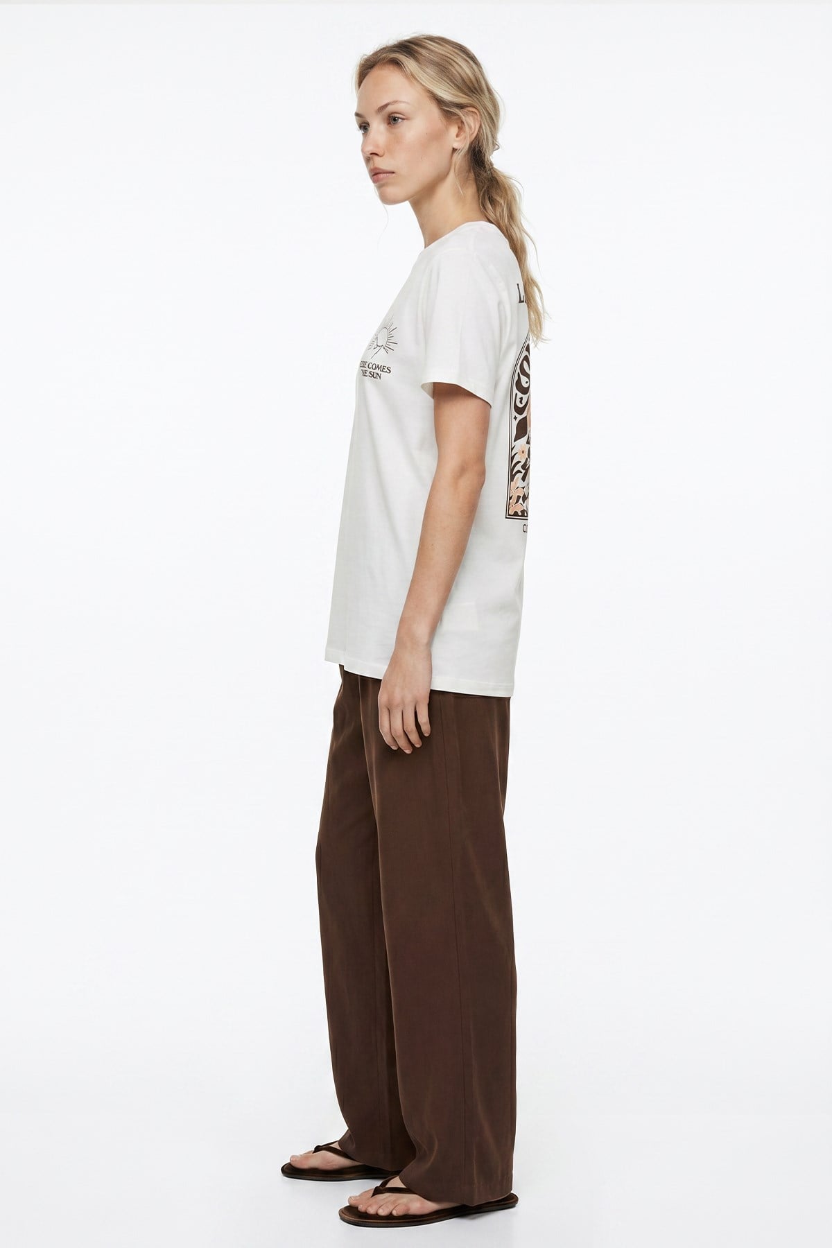 Quzu Etiket Detaylı T-shirt Ekru