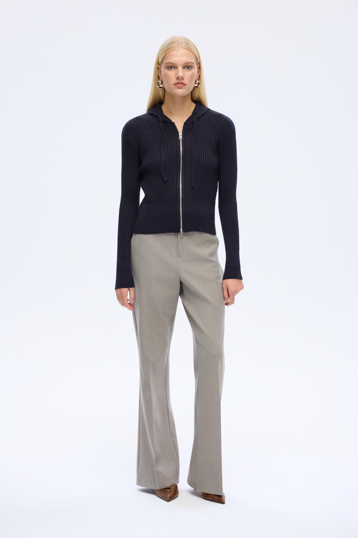 Quzu Fermuar ve Kapüşon Detaylı Triko Lacivert