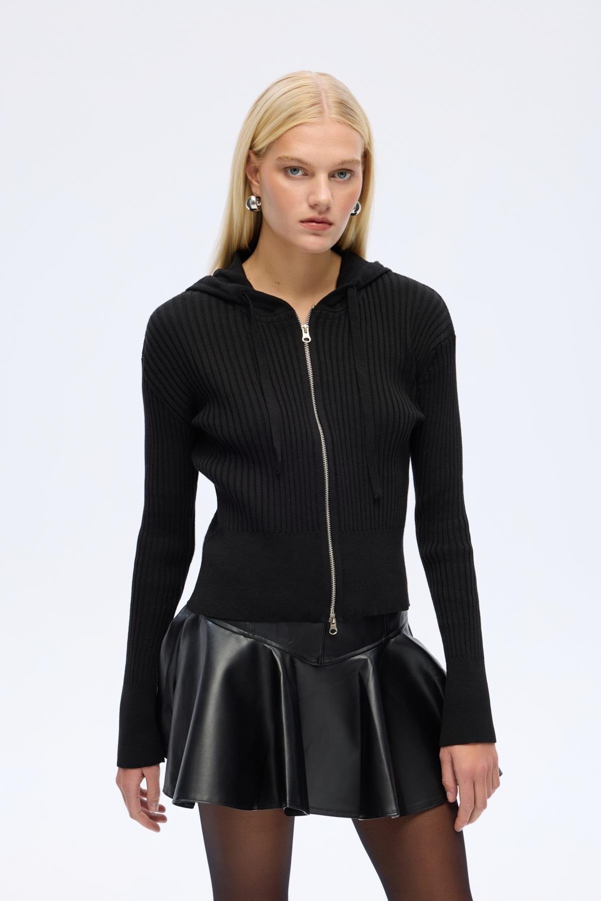 Quzu Fermuar ve Kapüşon Detaylı Triko Siyah