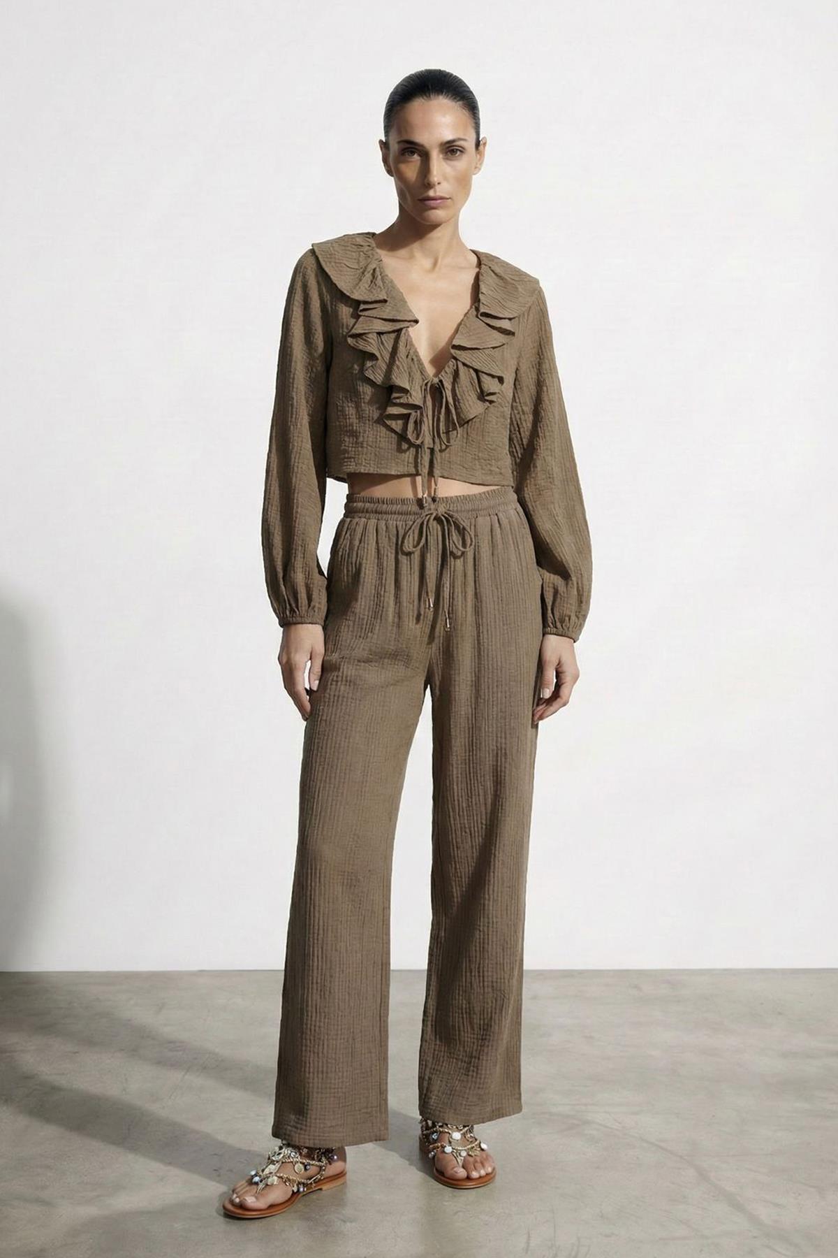 Quzu Fırfırlı Crop Bluz Vizon