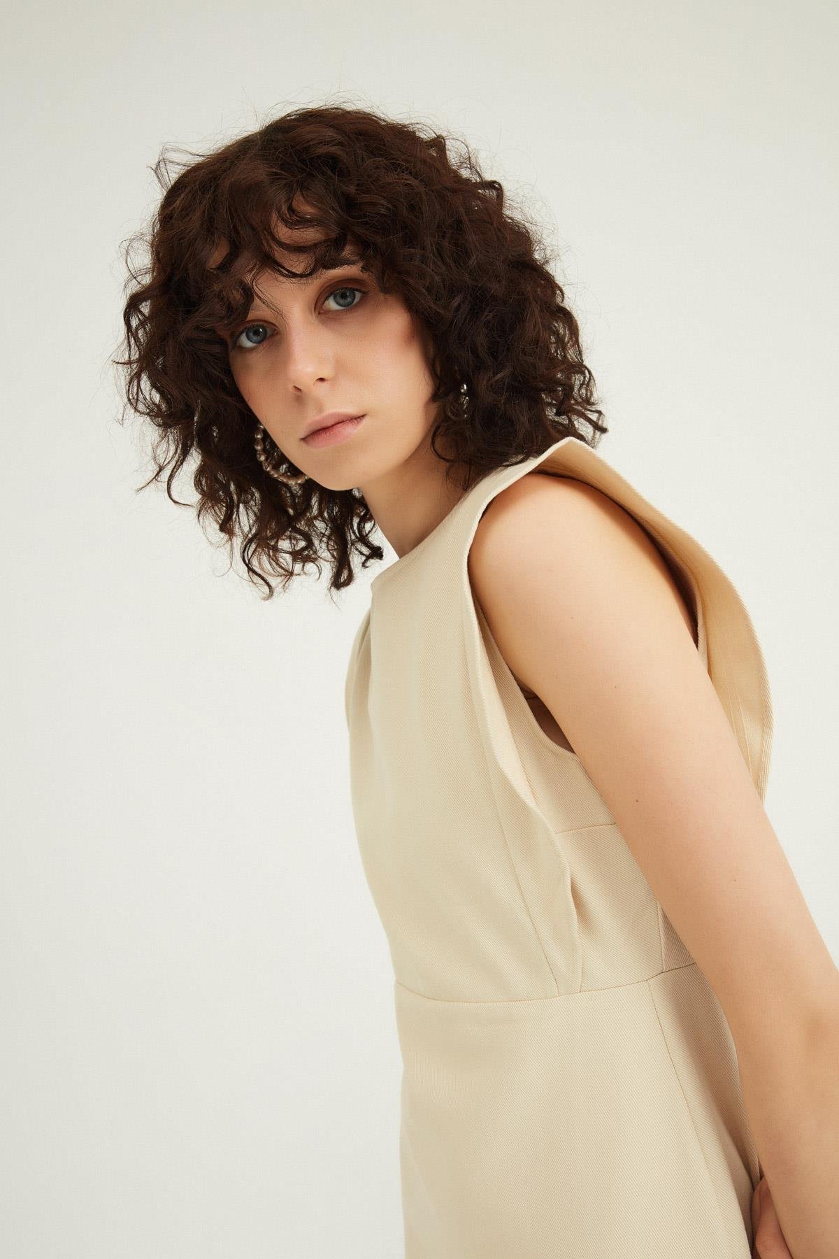 Quzu Fırfırlı Elbise Taş