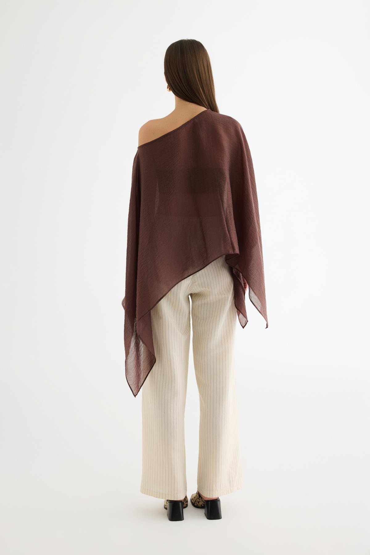 Quzu Fularlı Panço Bluz Kahve