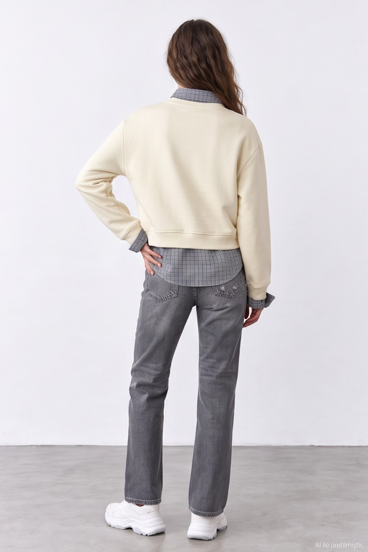 Quzu Gömlek Yaka Detaylı Sweatshirt Krem