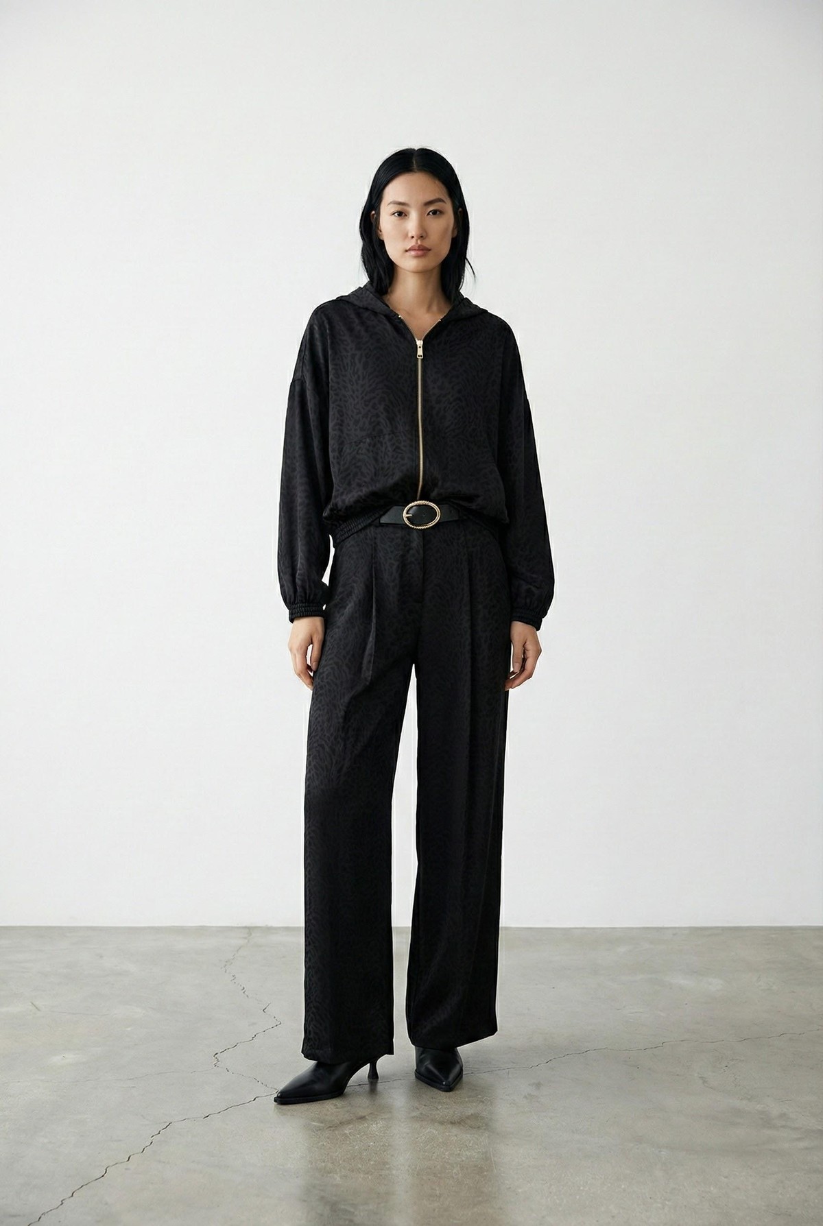 Quzu Jakar Desenli Kapüşonlu Ceket Siyah