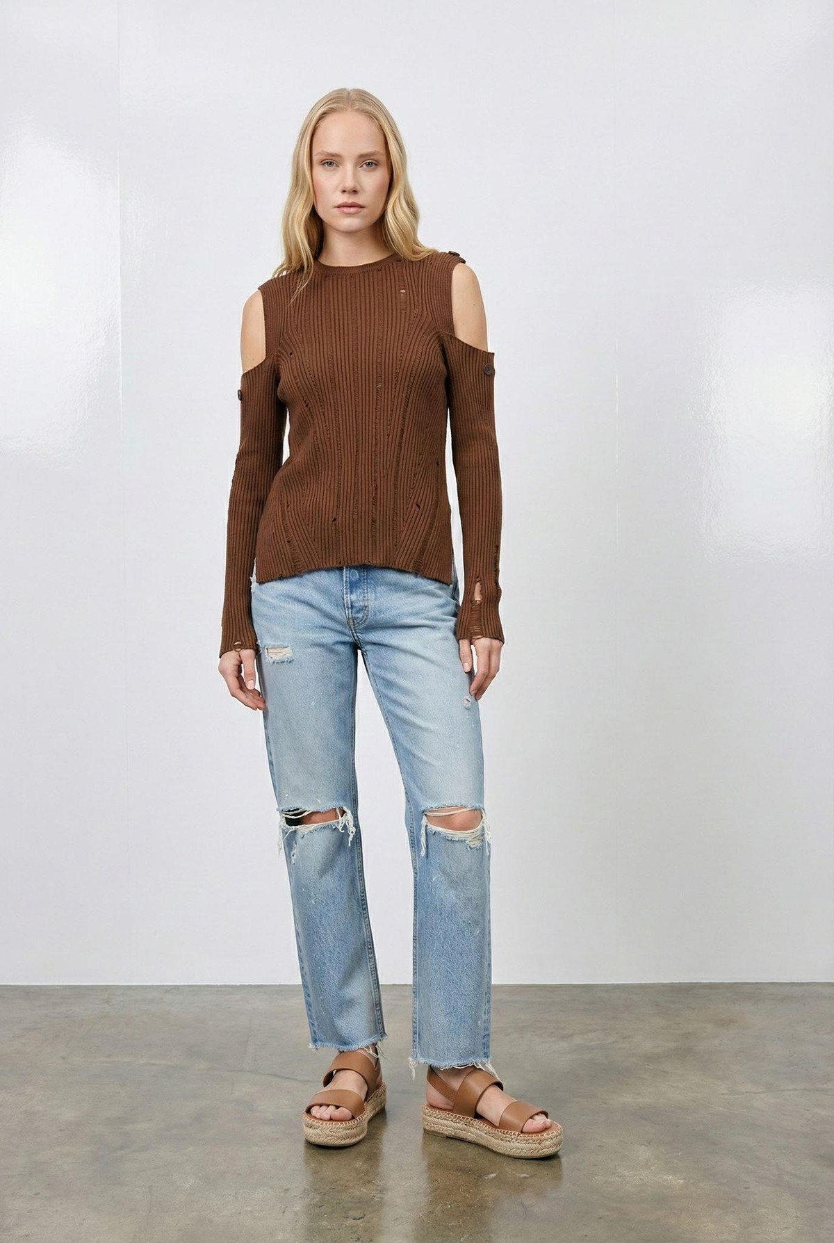 Quzu Kol Detaylı Triko Kahve