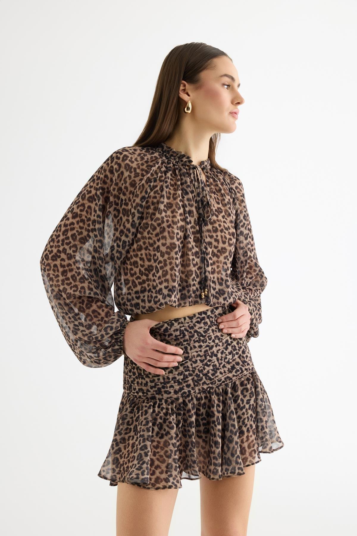 Quzu Kraş Detaylı Şifon Mini Etek Kahve