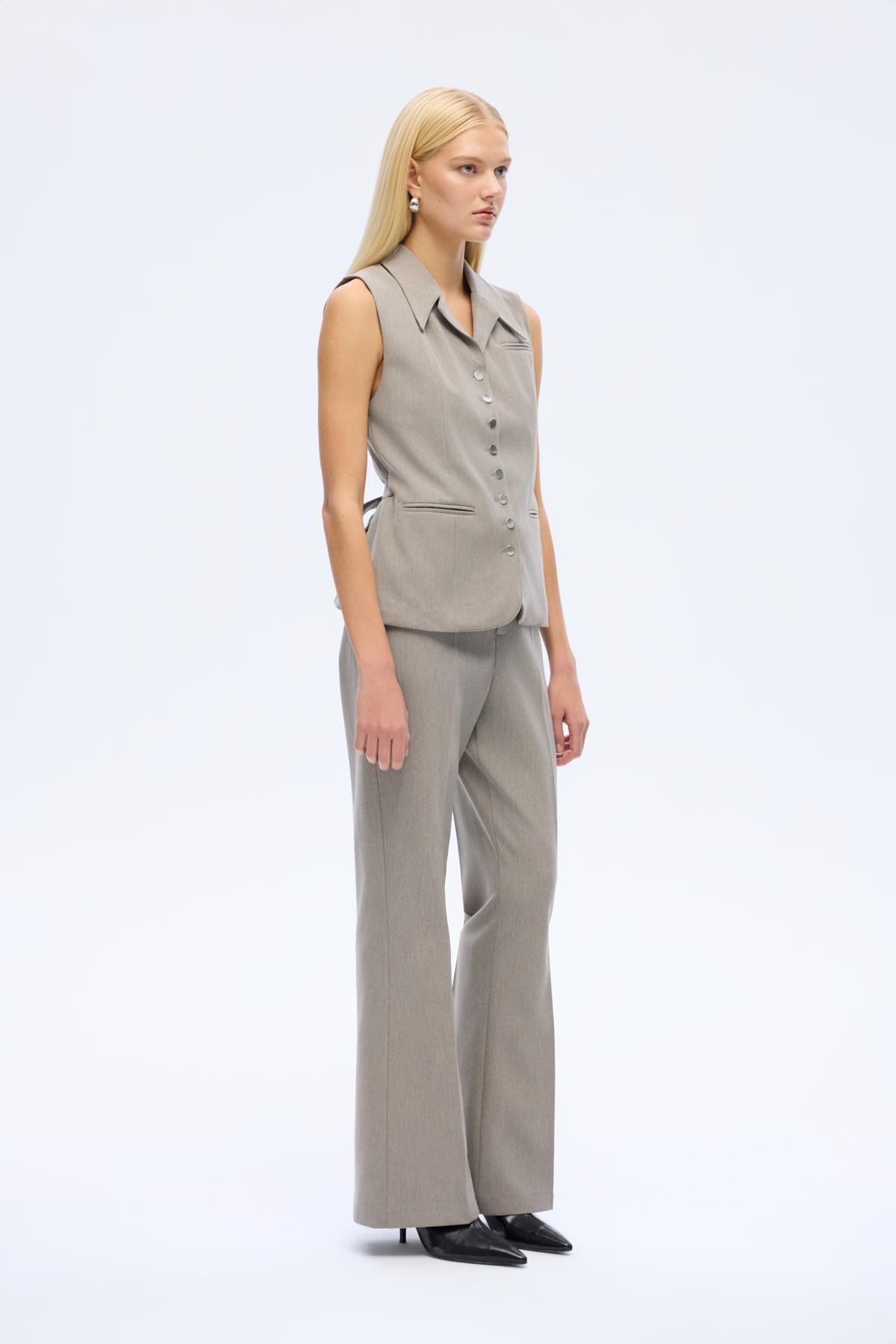 Quzu Kuşaklı Düğmeli Yelek Gri