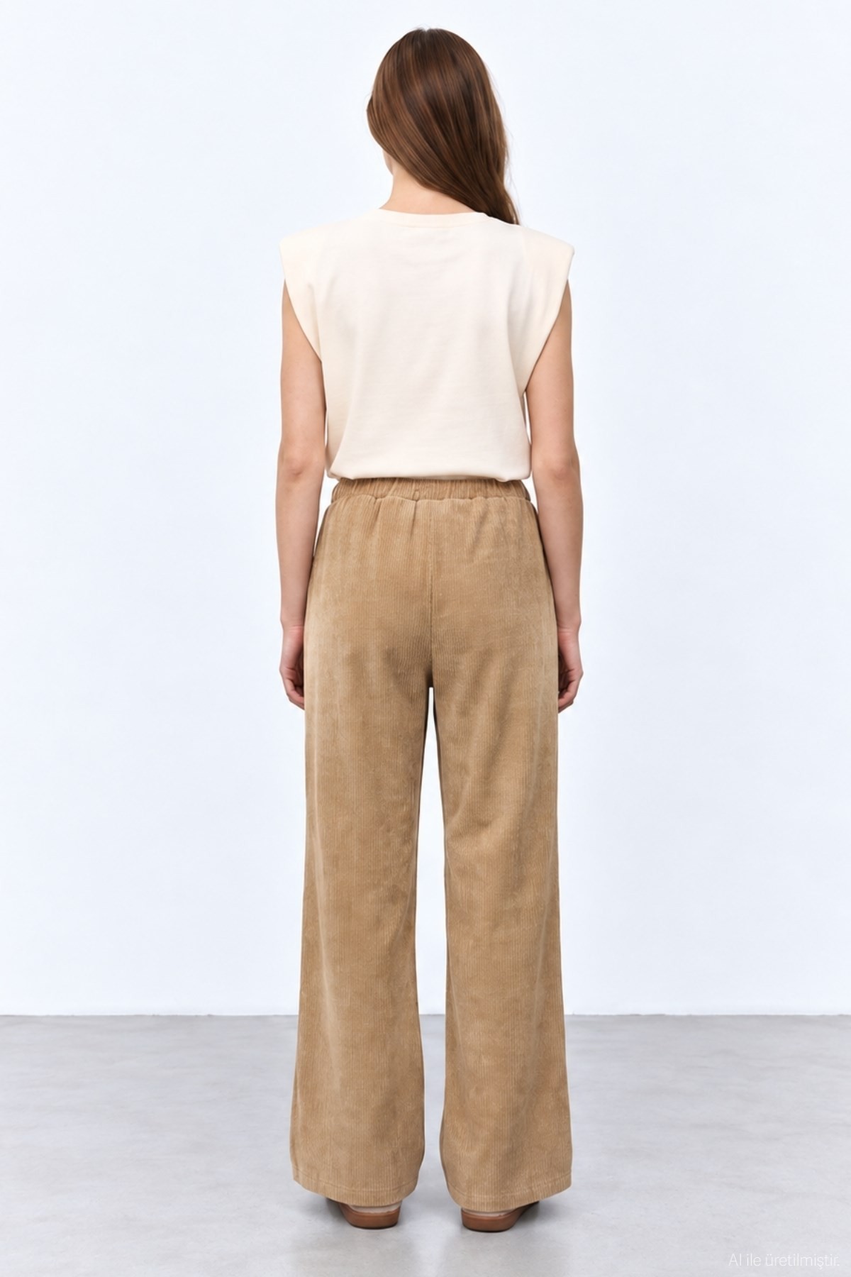 Quzu Lastik Detaylı Pantolon Camel