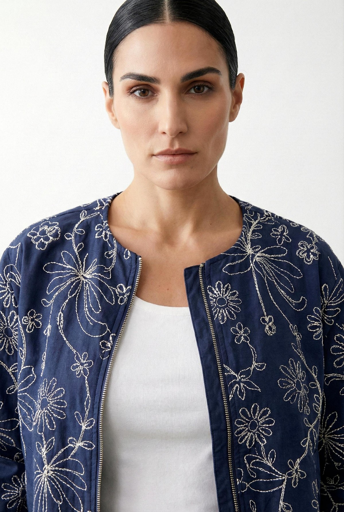 Quzu Nakış Detaylı Crop Ceket Lacivert