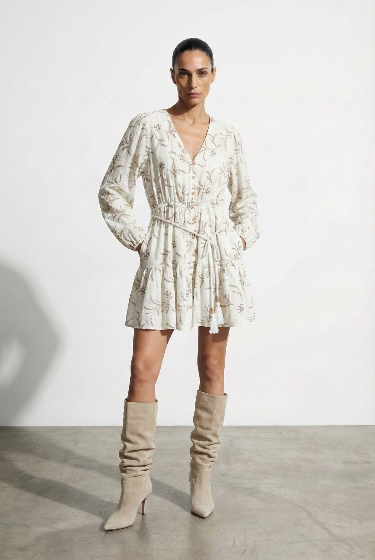 Quzu Nakış Detaylı Elbise Ekru