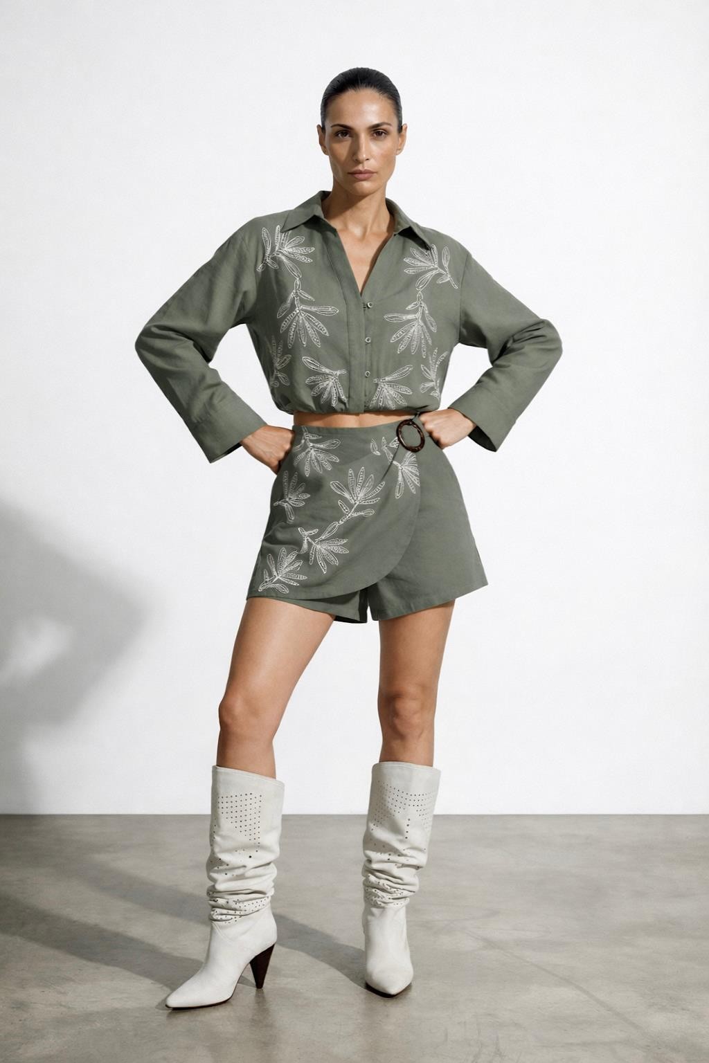 Quzu Nakış Detaylı Gömlek Haki