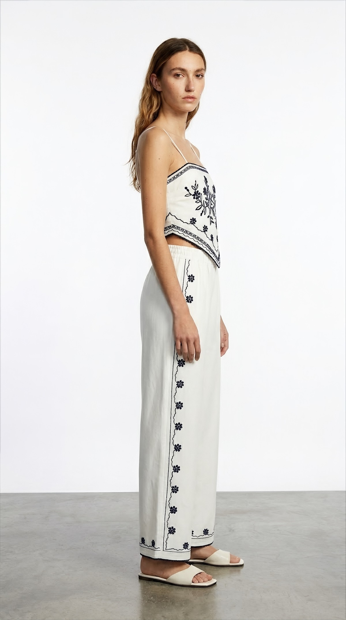 Quzu Nakış Detaylı Pantolon Ekru